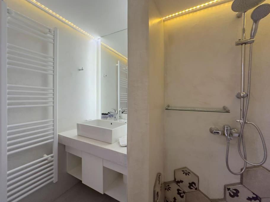 Zaharitsa modern cozy apartment in Koukaki