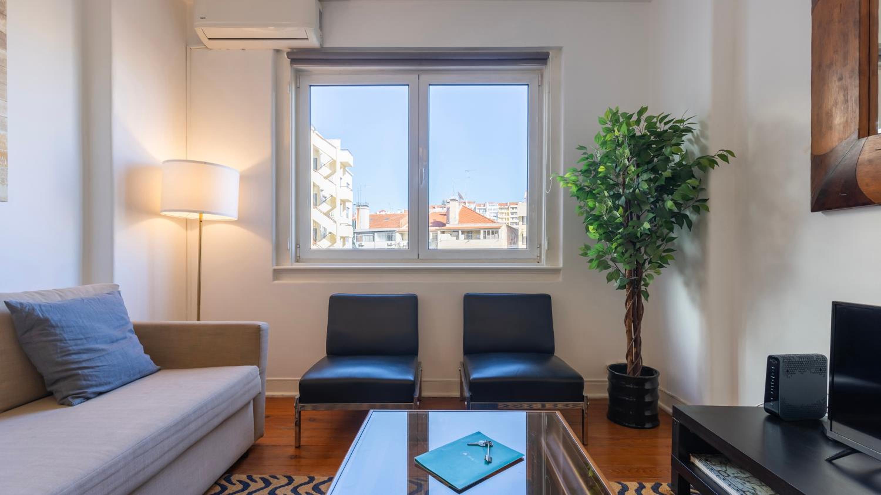 2BDR Apt with Full Kitchen on Avenida da Liberdade view 5