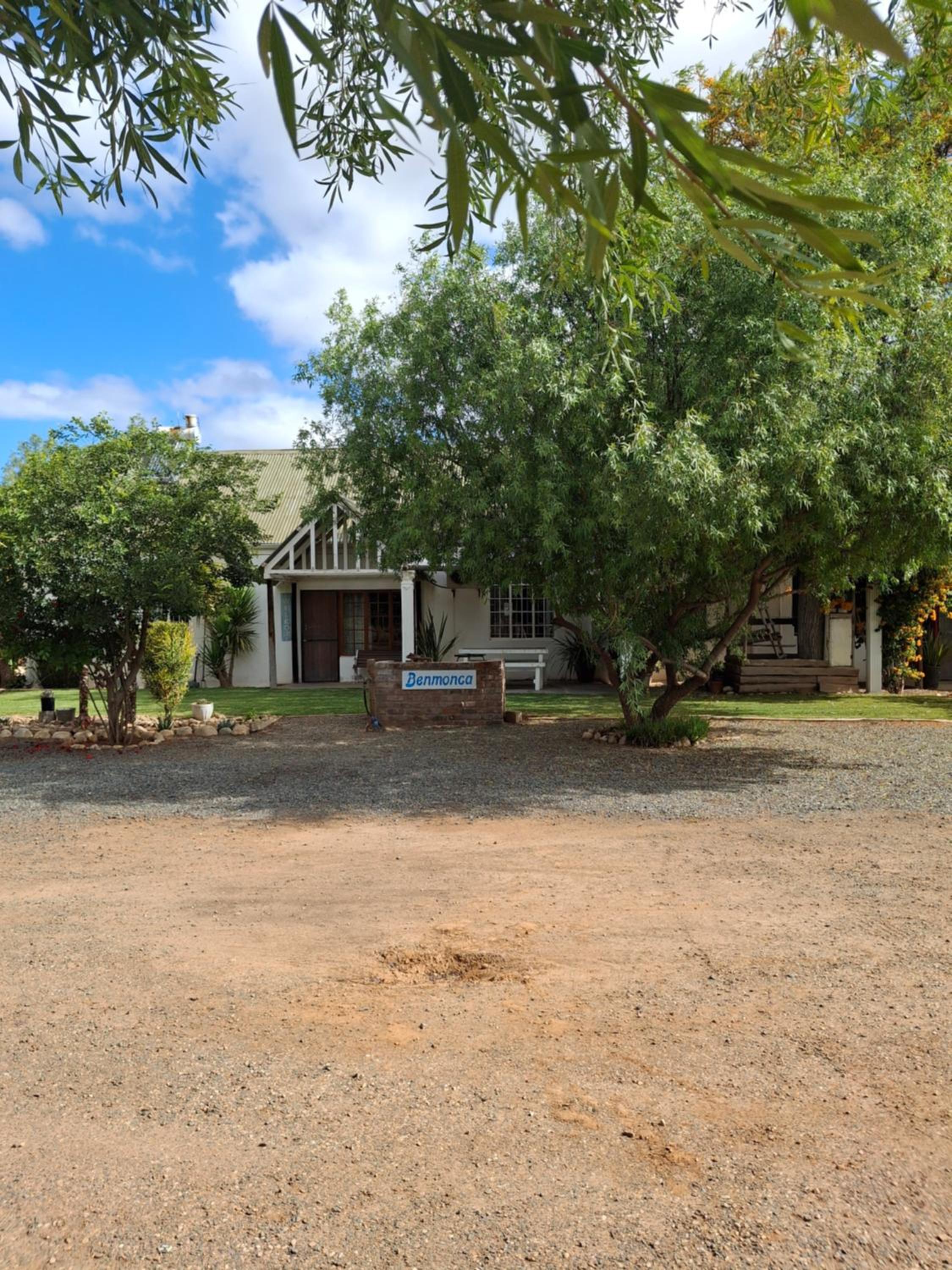 Benmonca-Greeff Cottage view 4