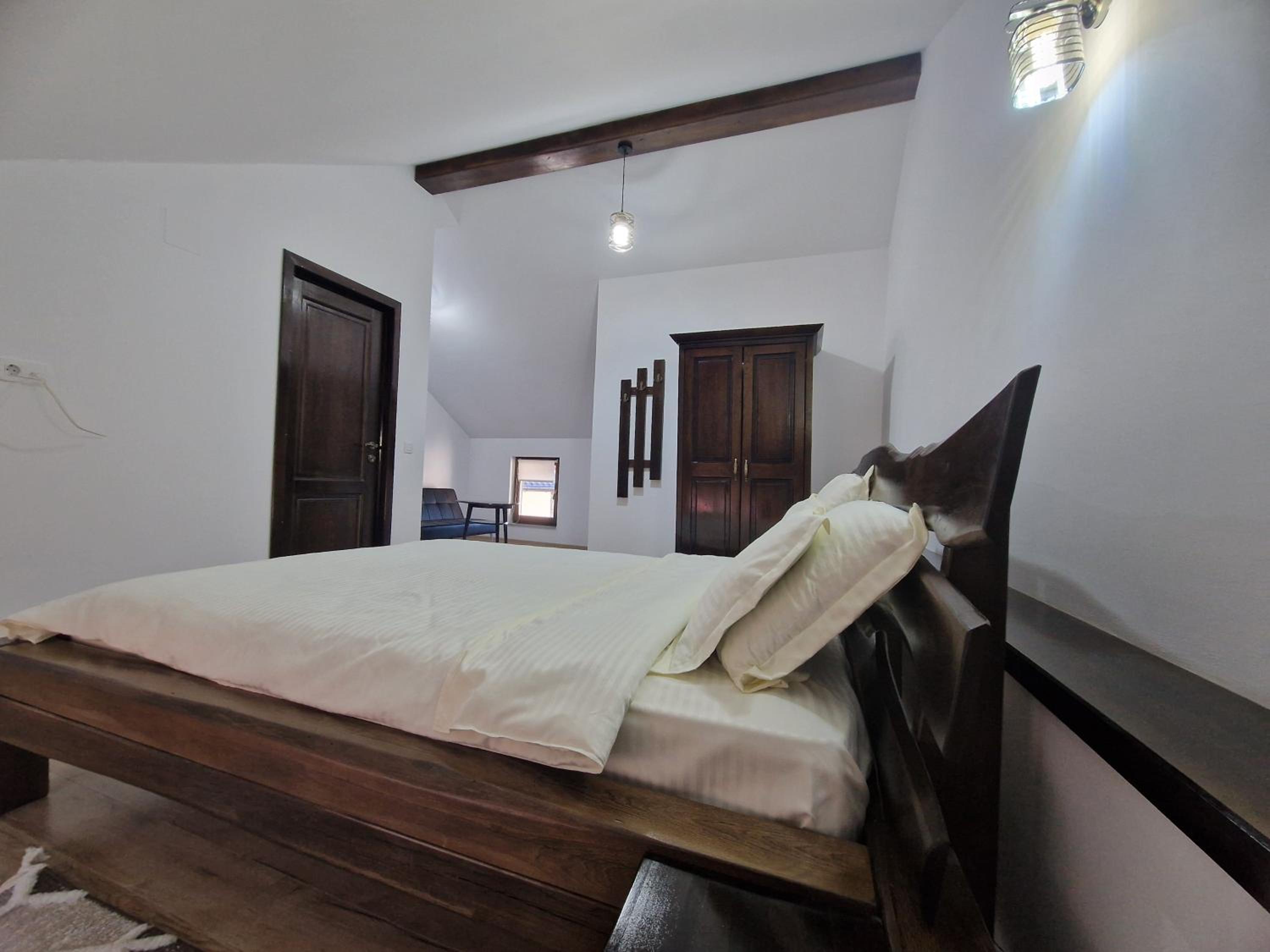 Casa Catinca view 3