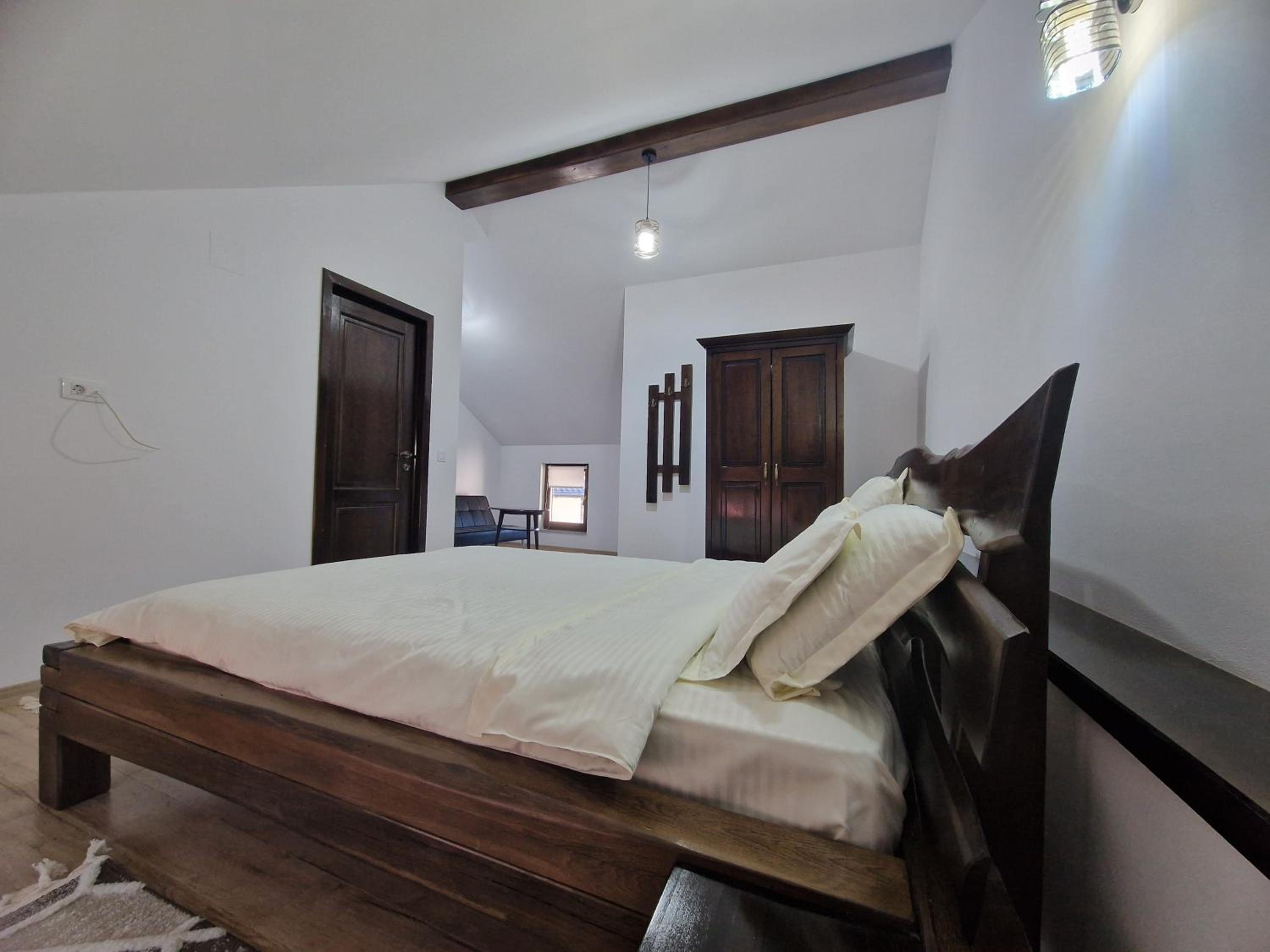 Casa Catinca view 5