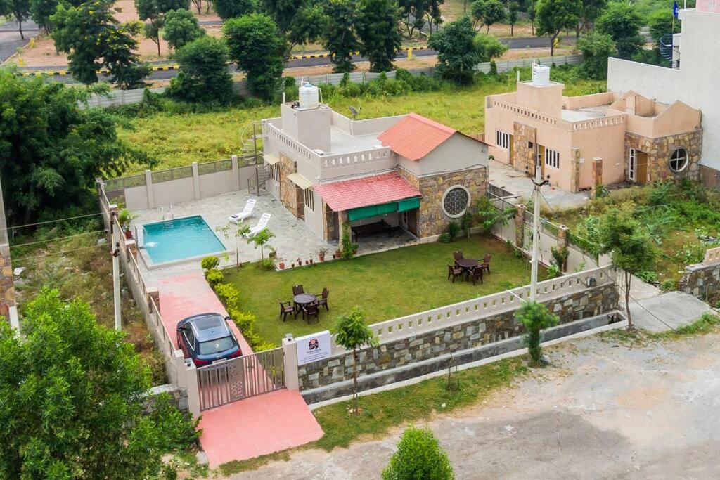 Dusk Villa-Luxury 2BHK With Pool view 4