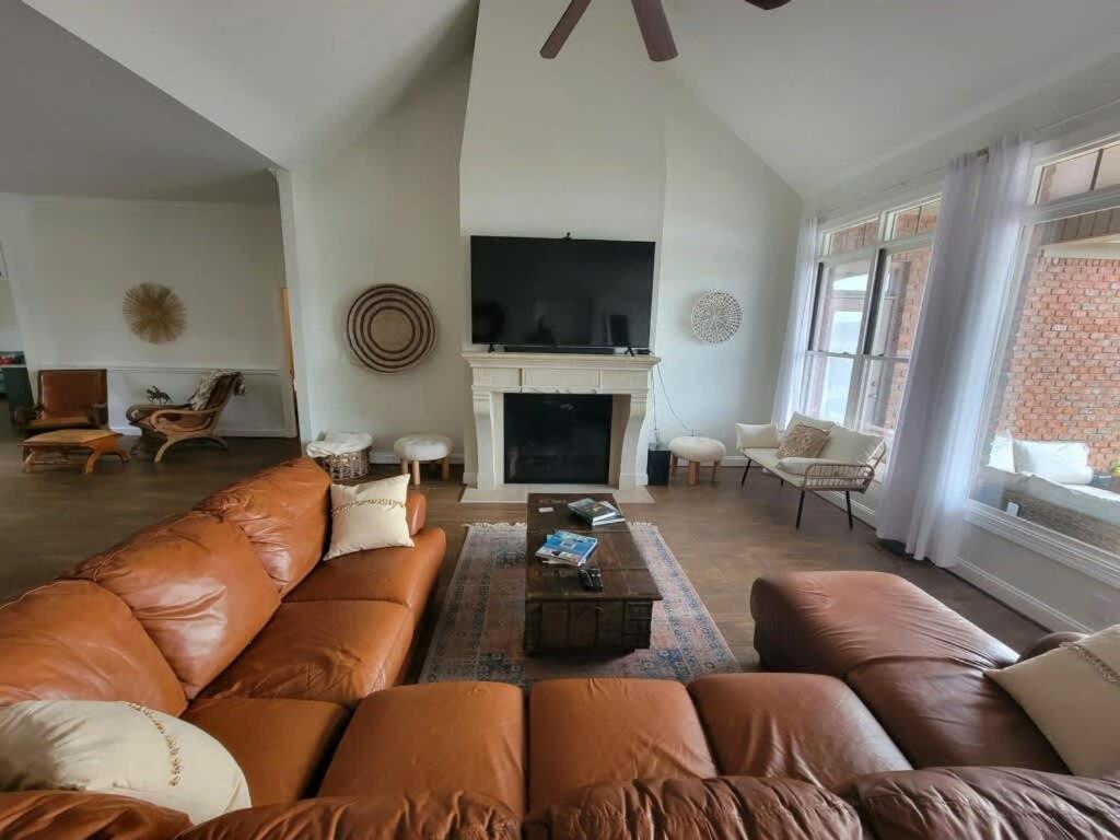 Lakeside Lane Retreat