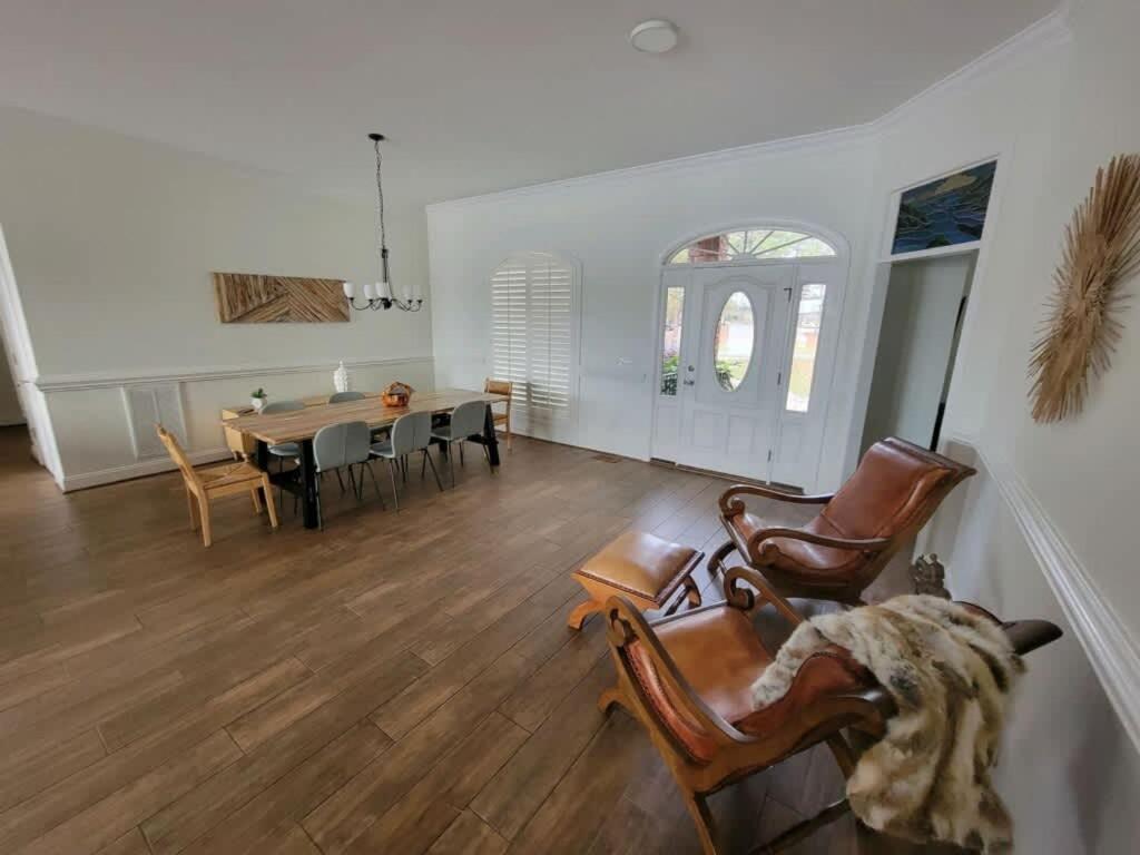 Lakeside Lane Retreat