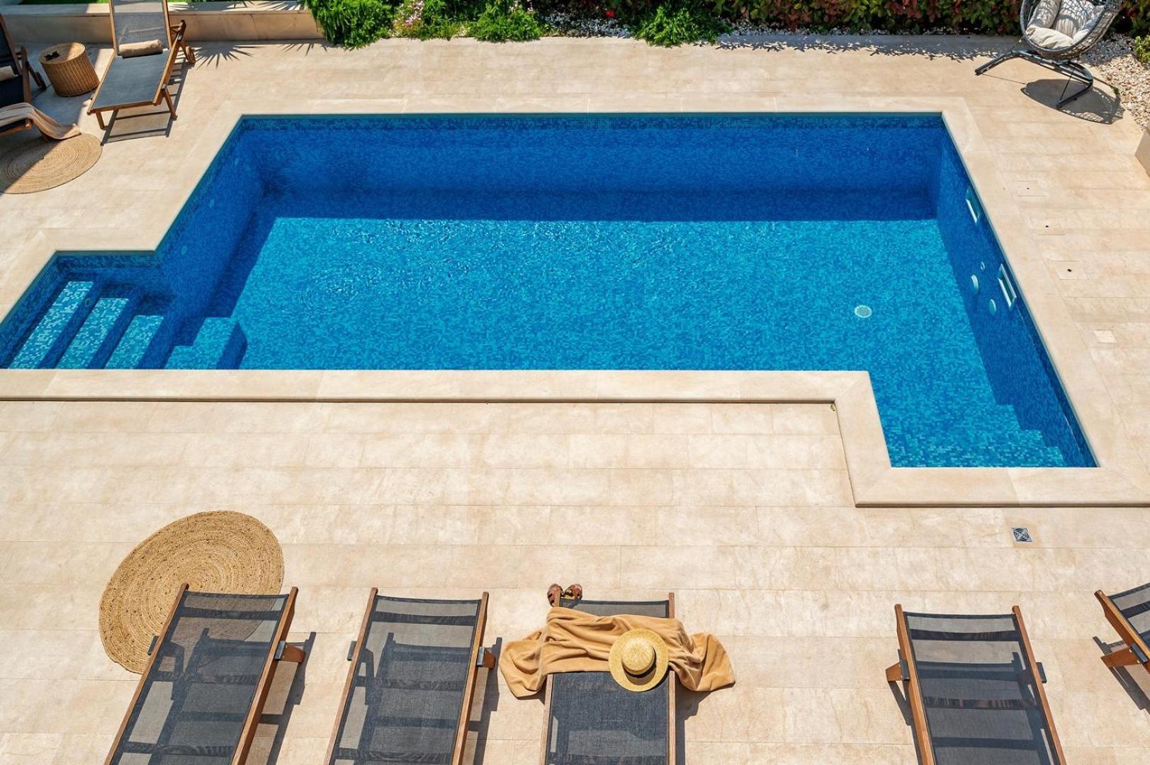 Luxury villa Adris with heated pool, Gym, sauna - Split view 3