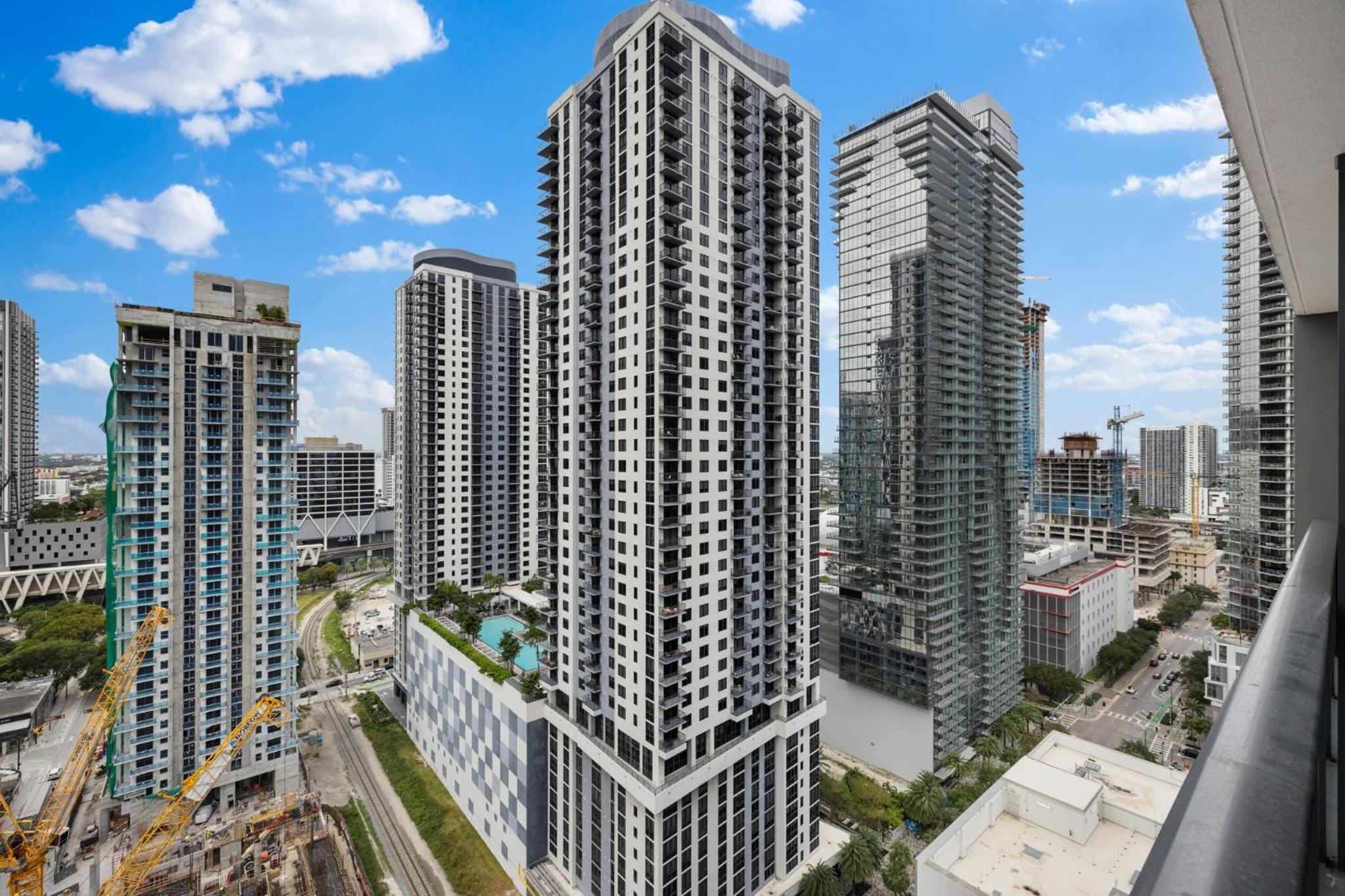 Elegant Studio with Top Amenities Access!