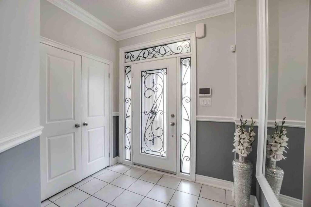 Private Room with En Suite Bathroom and Hot Tub