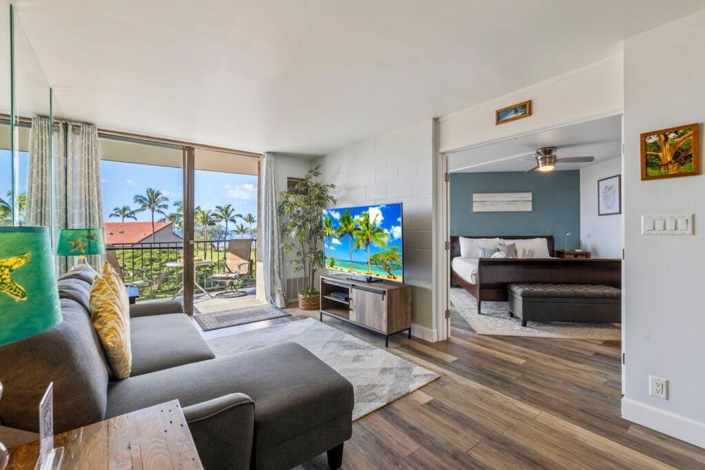 Kauhale Makai 523- Remodeled Oceanview Kihei Condo, steps to beach view 4