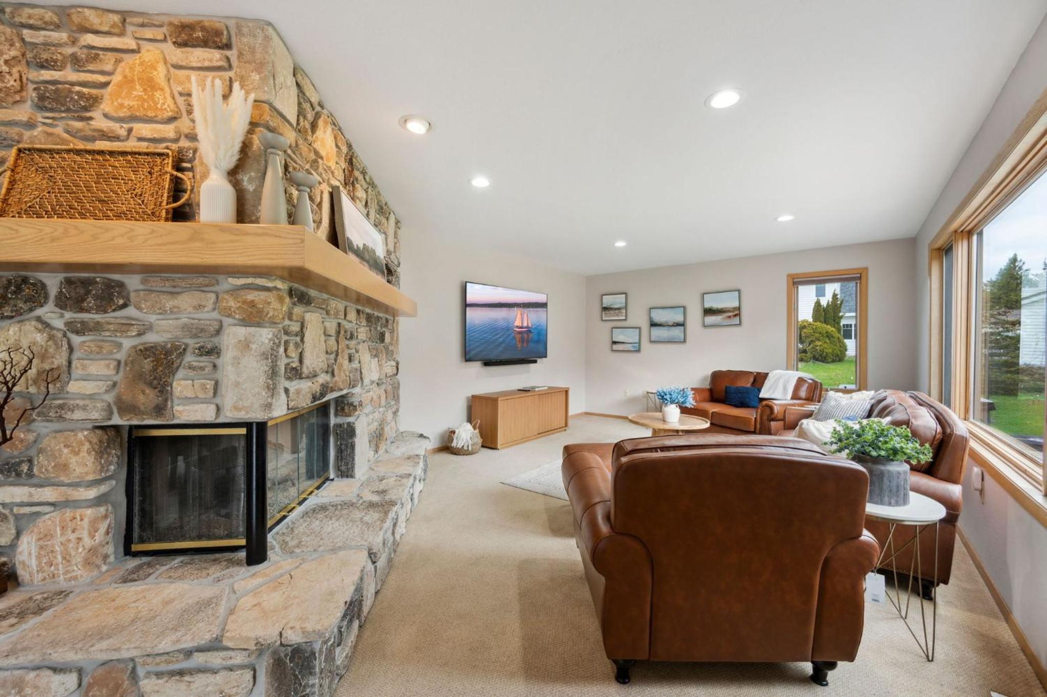 Charming Sister Bay Home Backyard Oasis & HotTub view 4