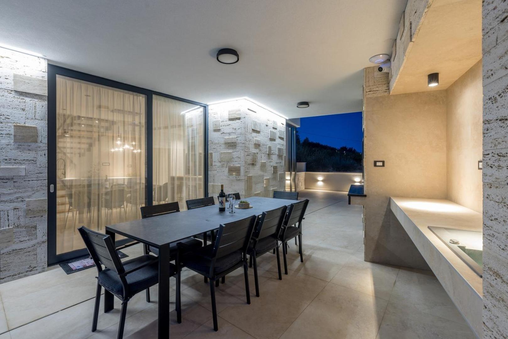 Luxury Villa RoMa 1 ,with heated saltwater pool, parking, high speed Internet, BBQ, view 5