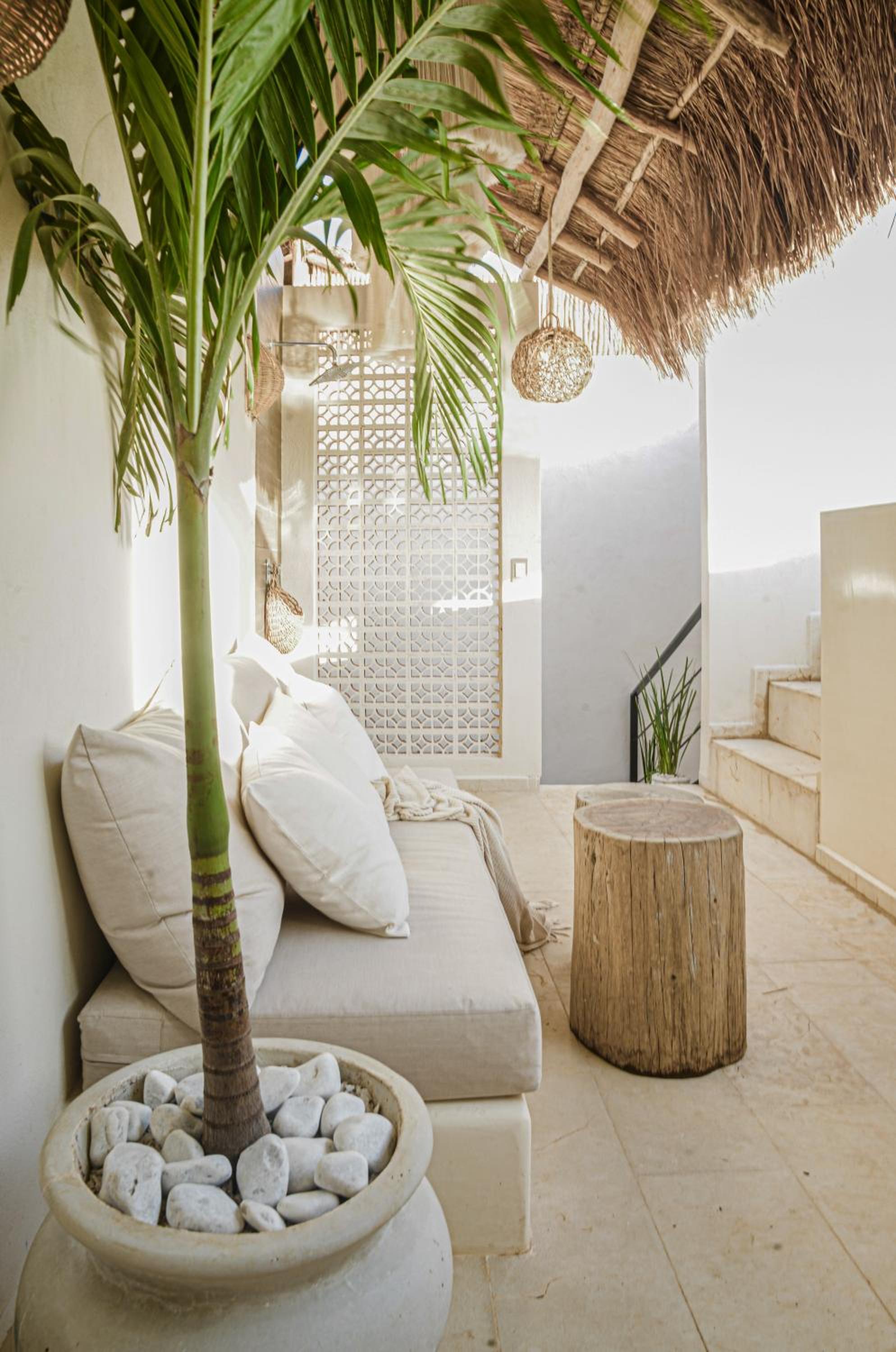 Luxury Penthouse-Private Rooftop Pool-Walkable view 3