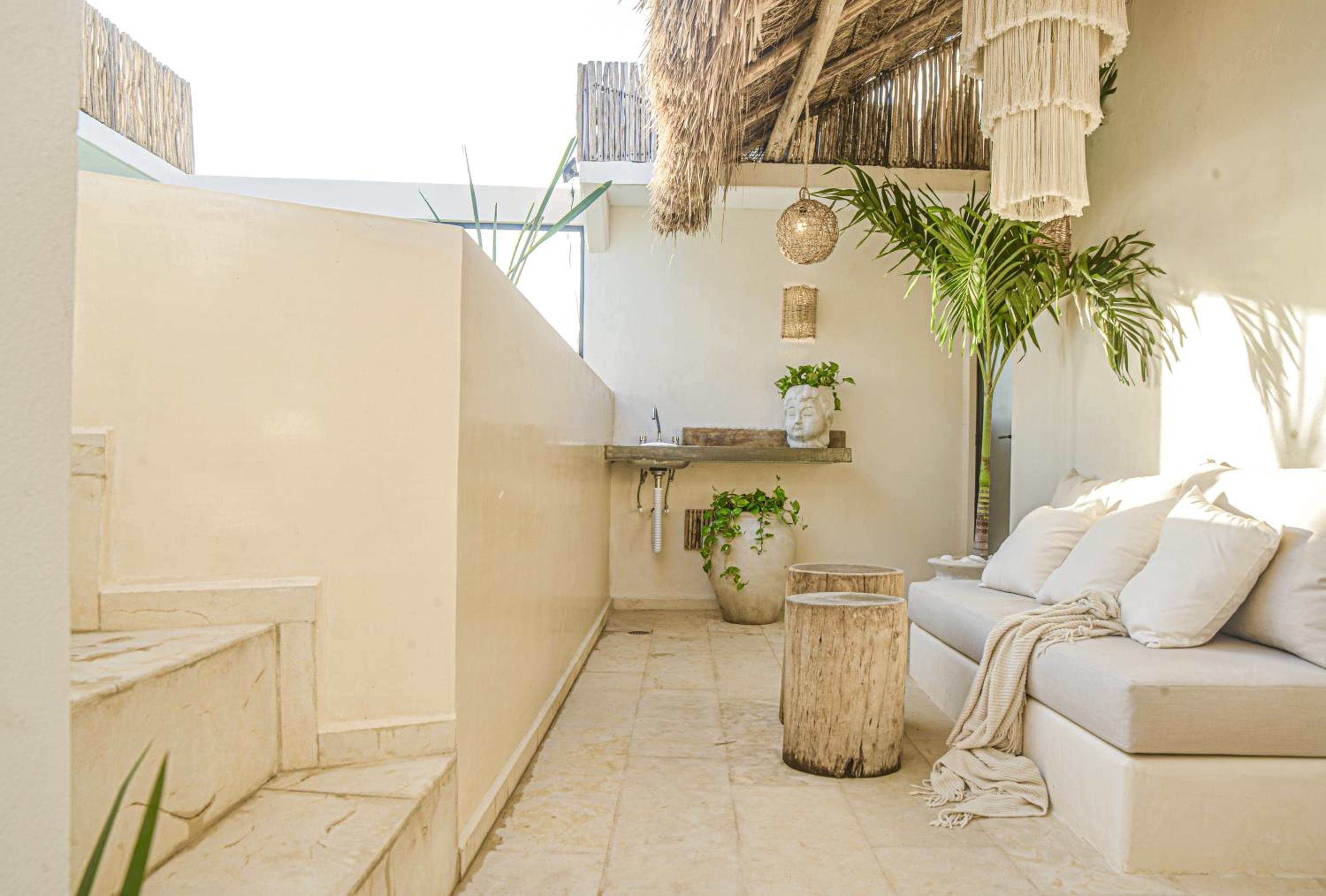Luxury Penthouse-Private Rooftop Pool-Walkable view 4