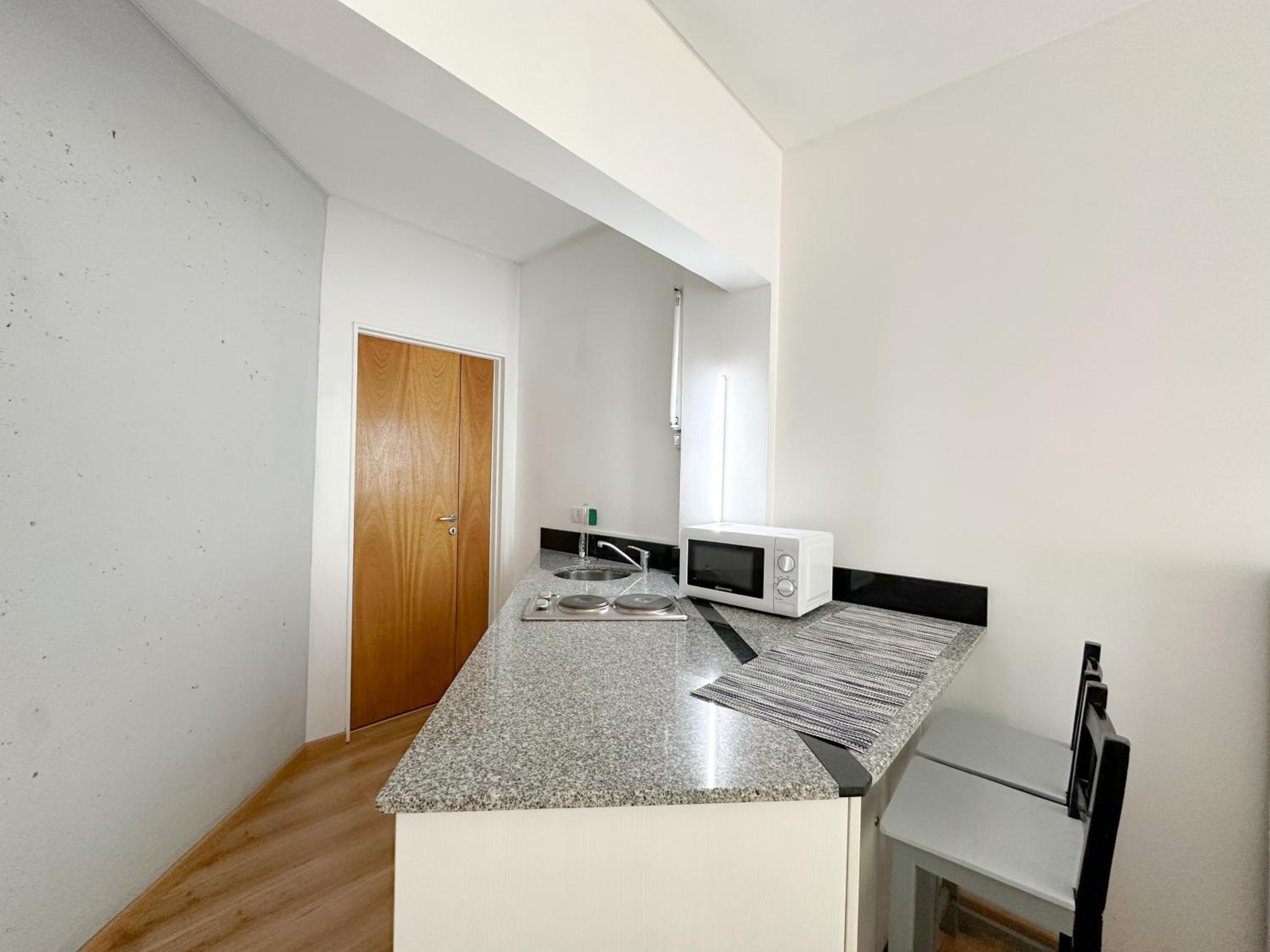 Moderno monoambiente nuevo con balcon a la calle en barrio Belgrano