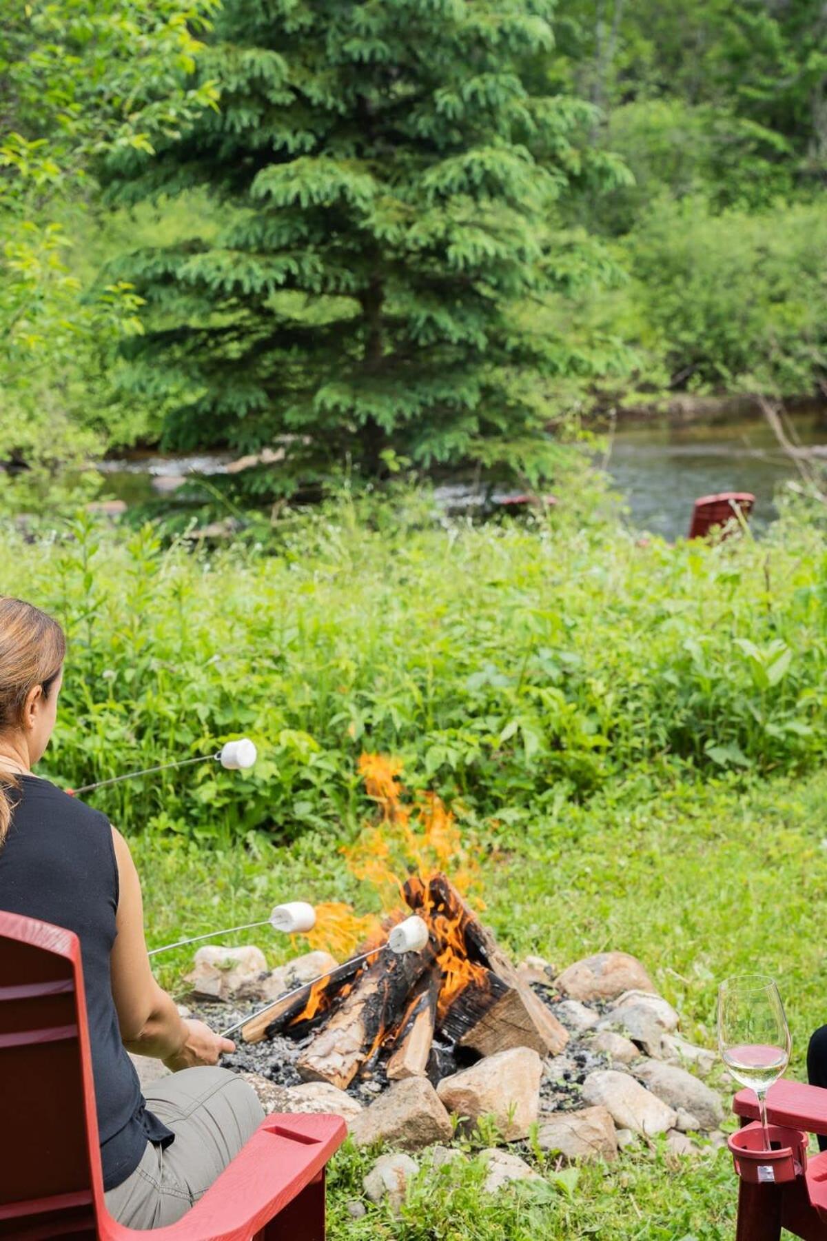 La Pause - Peaceful by the river