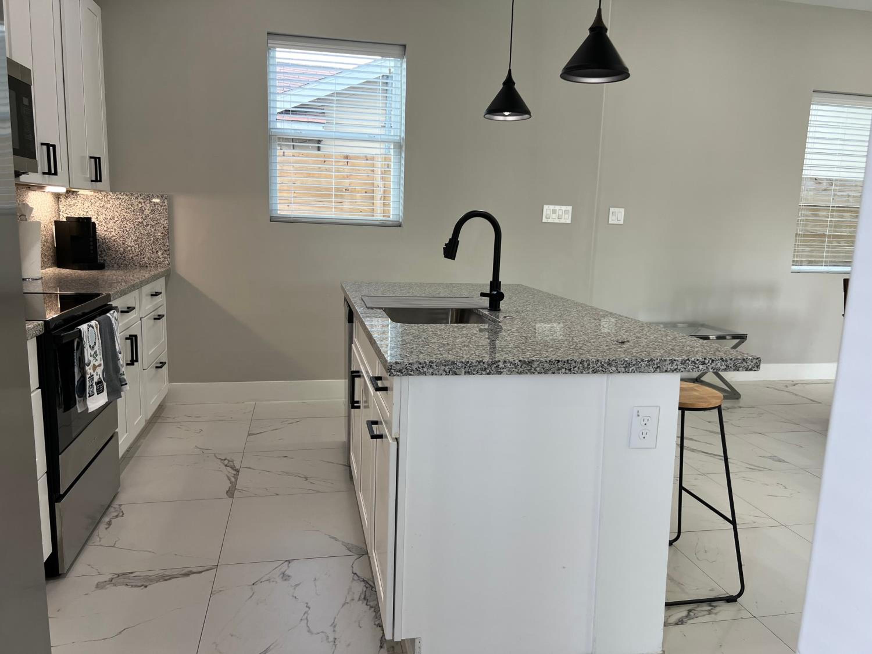 Best Location 3BD Home-Heart of Houston view 2