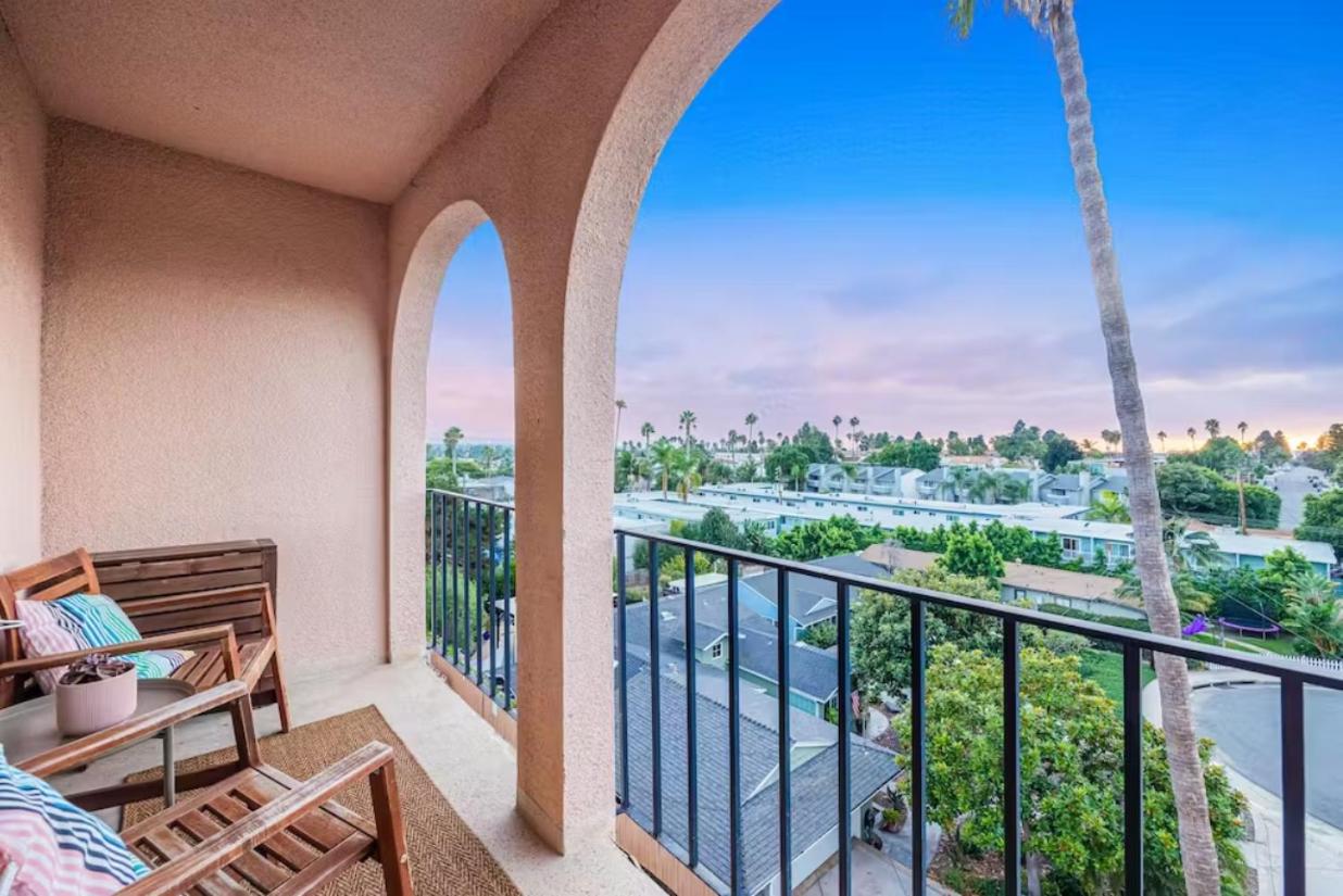 Hotel 2 Bed 2 Bath Penthouse Condo With Ac And Ocean Views