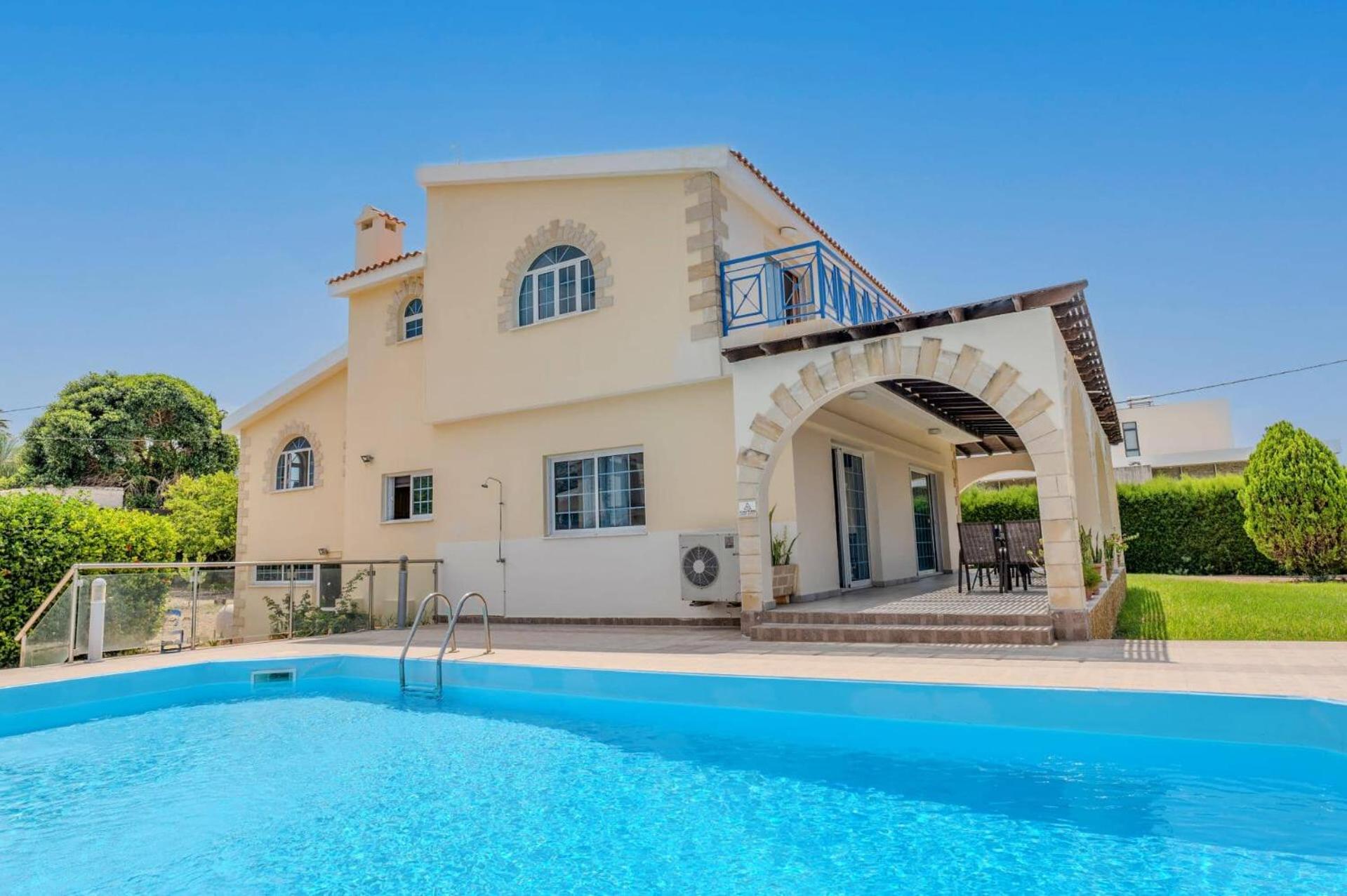 Villa Joanna Coral Bay by Villa Plus