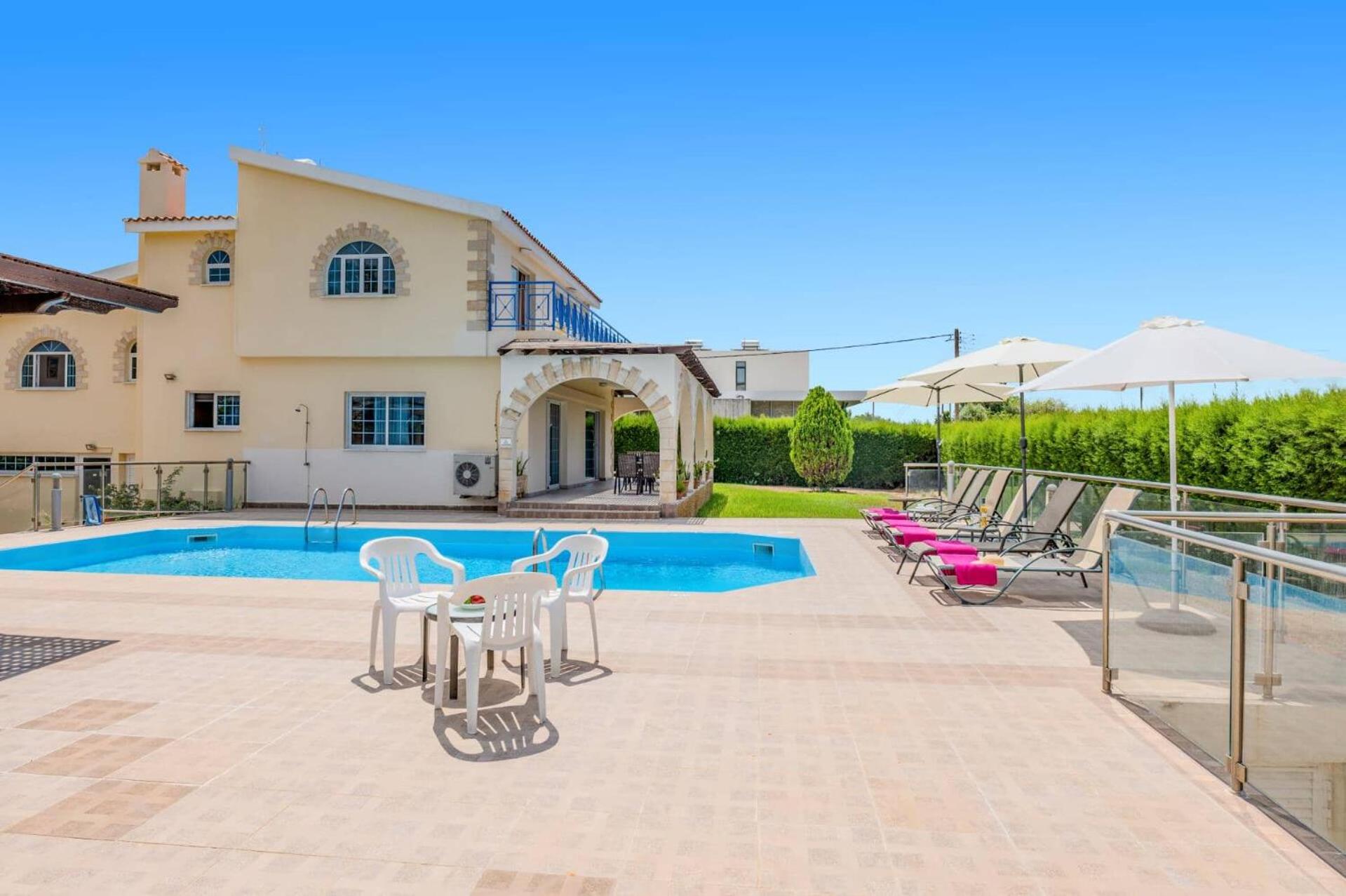 Villa Joanna Coral Bay by Villa Plus
