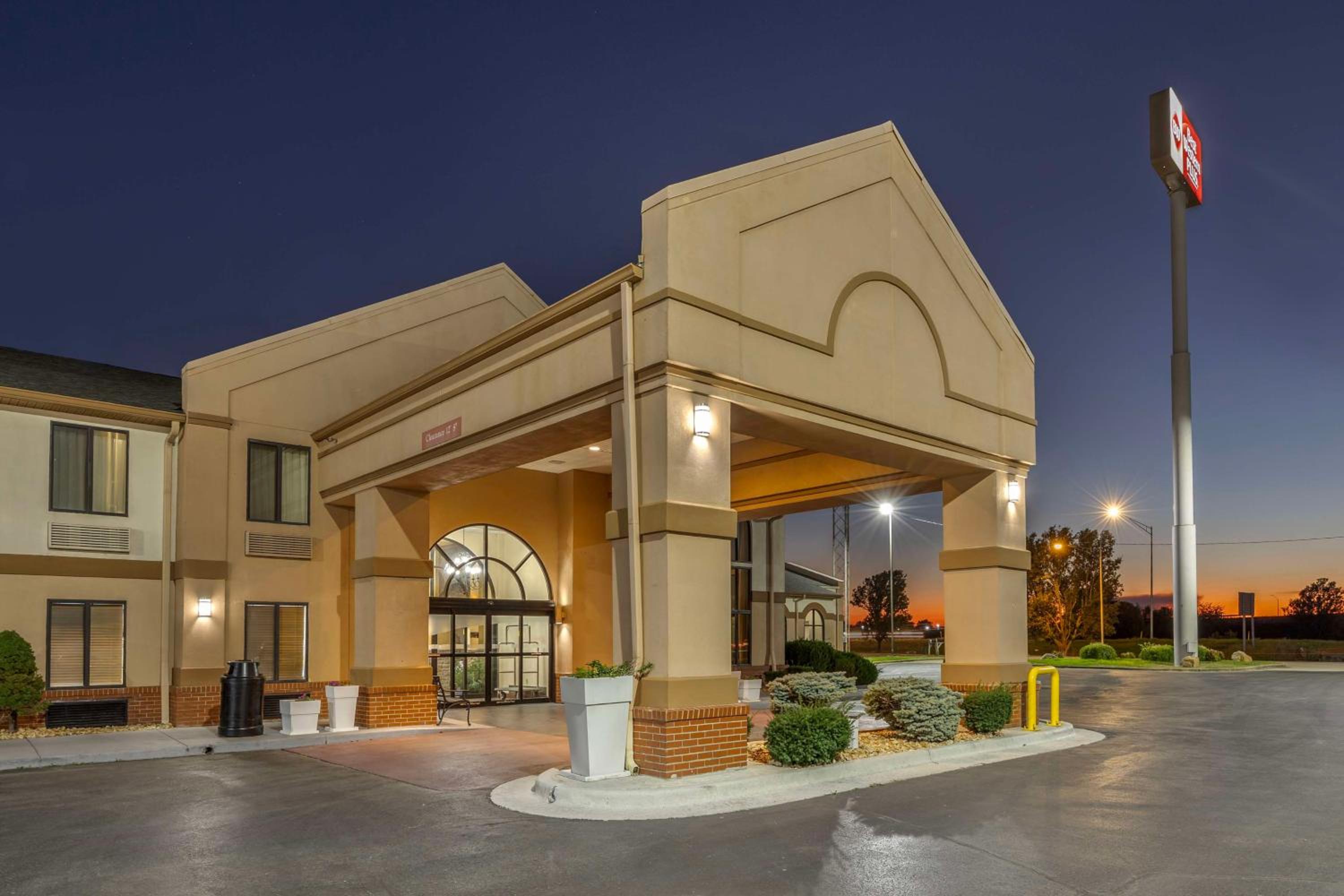 Sikeston Vacations - Best Western Plus Sikeston - Property Image 1