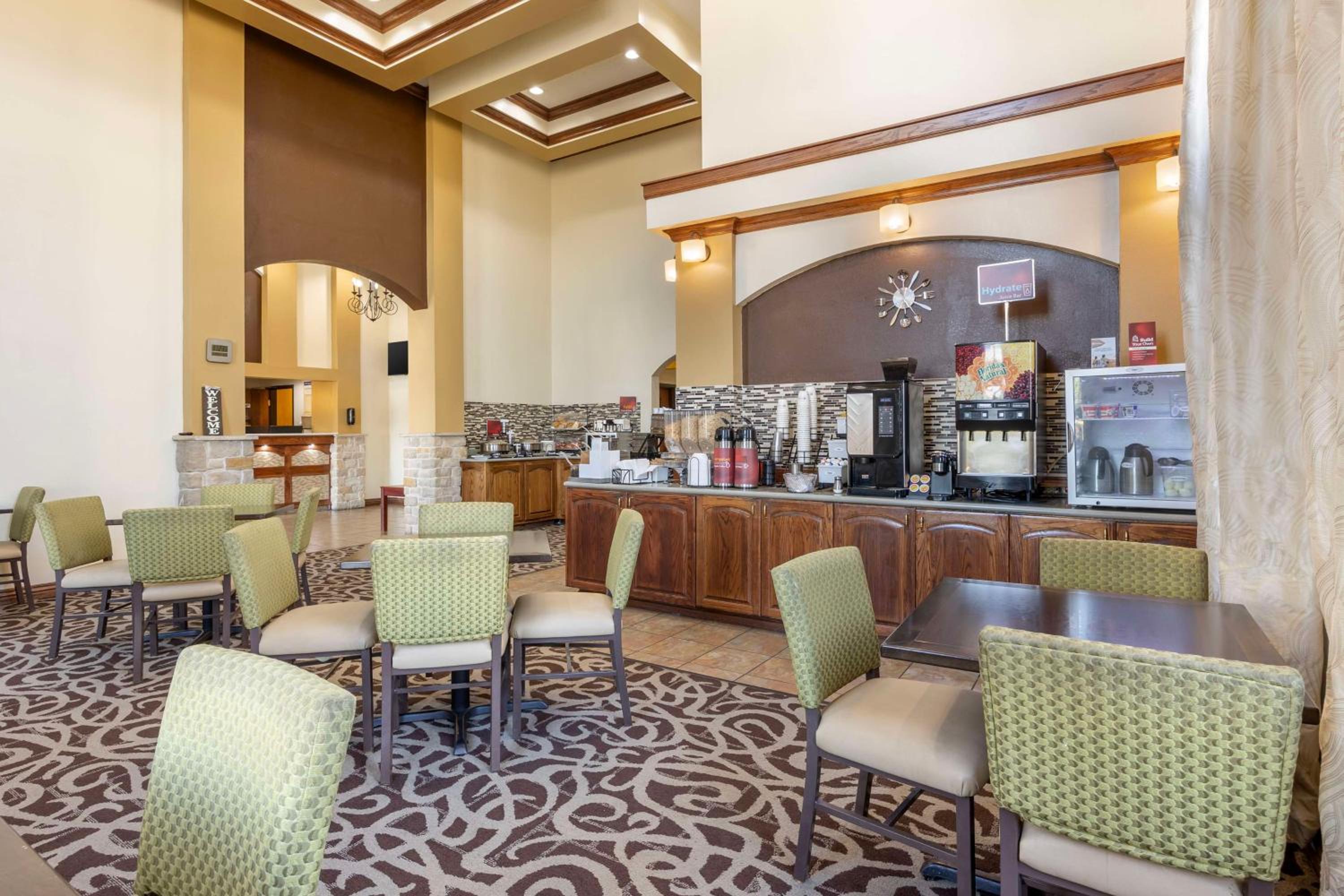 Sikeston Vacations - Best Western Plus Sikeston - Property Image 3