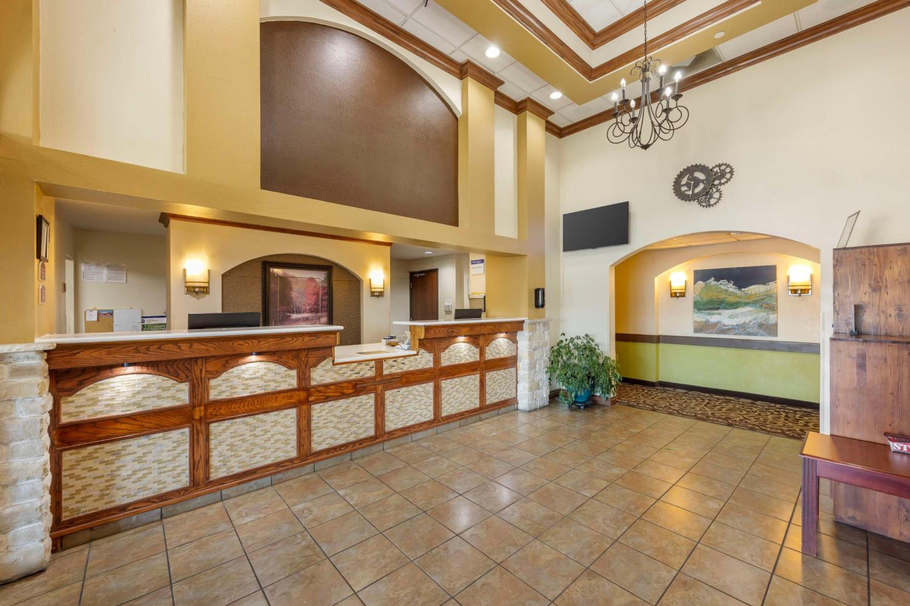 Sikeston Vacations - Best Western Plus Sikeston - Property Image 9