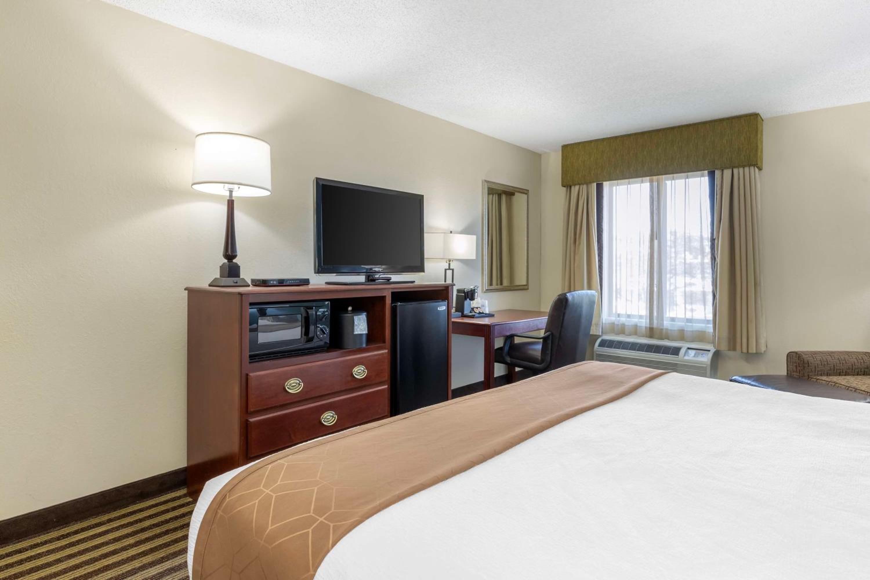 Sikeston Vacations - Best Western Plus Sikeston - Property Image 11