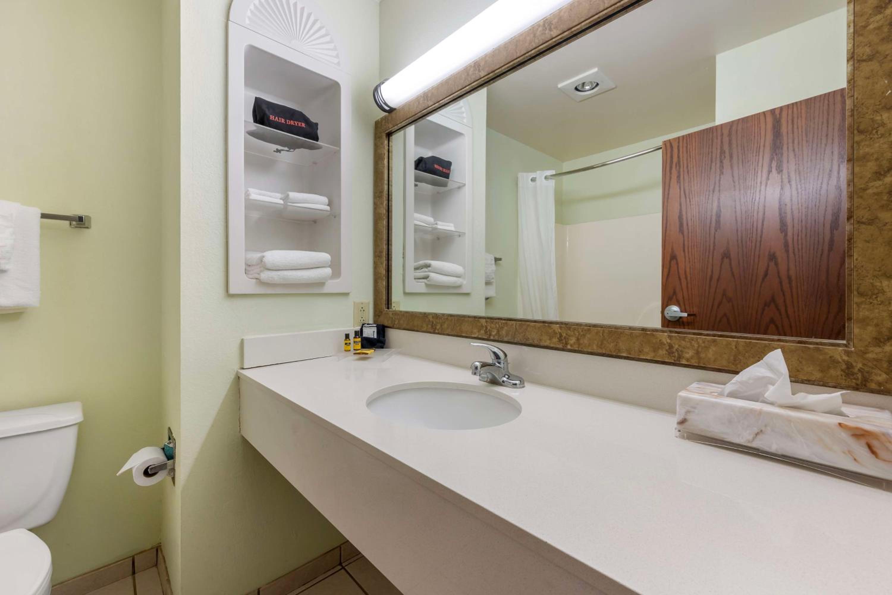Sikeston Vacations - Best Western Plus Sikeston - Property Image 1