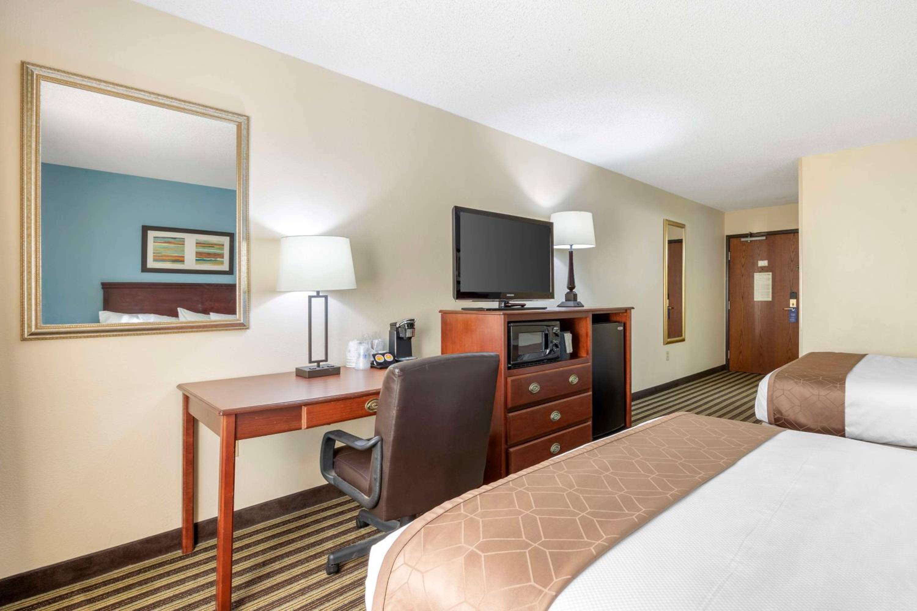 Sikeston Vacations - Best Western Plus Sikeston - Property Image 4