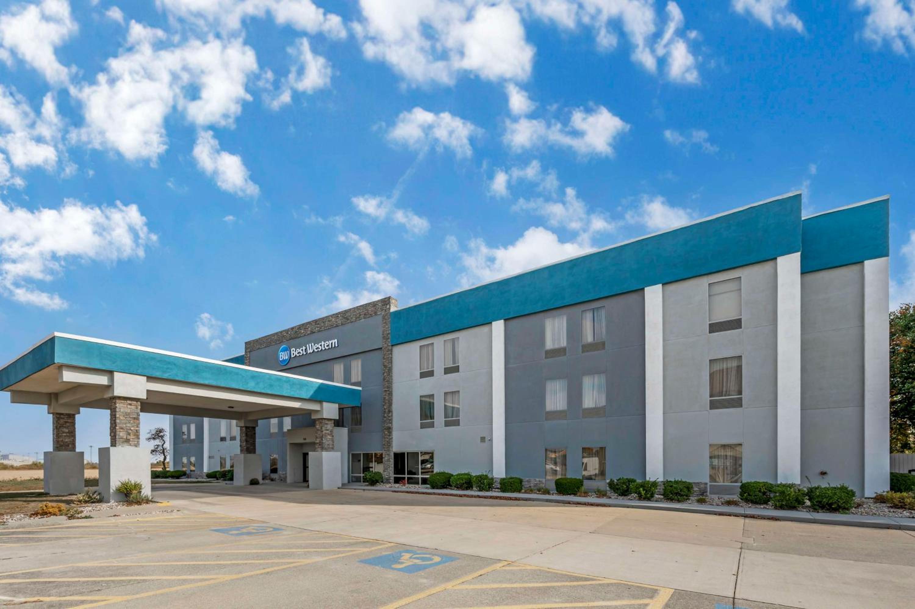 Mattoon Vacations - Best Western Heartland Inn - Property Image 1