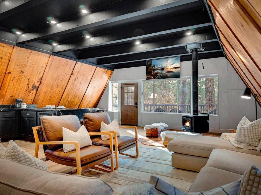 Payson Vacations - Modern Luxurious A-Frame - Playground - Property Image 1