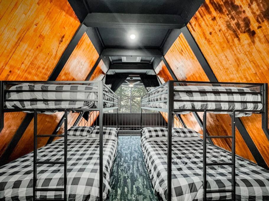 Payson Vacations - Modern Luxurious A-Frame - Playground - Property Image 2