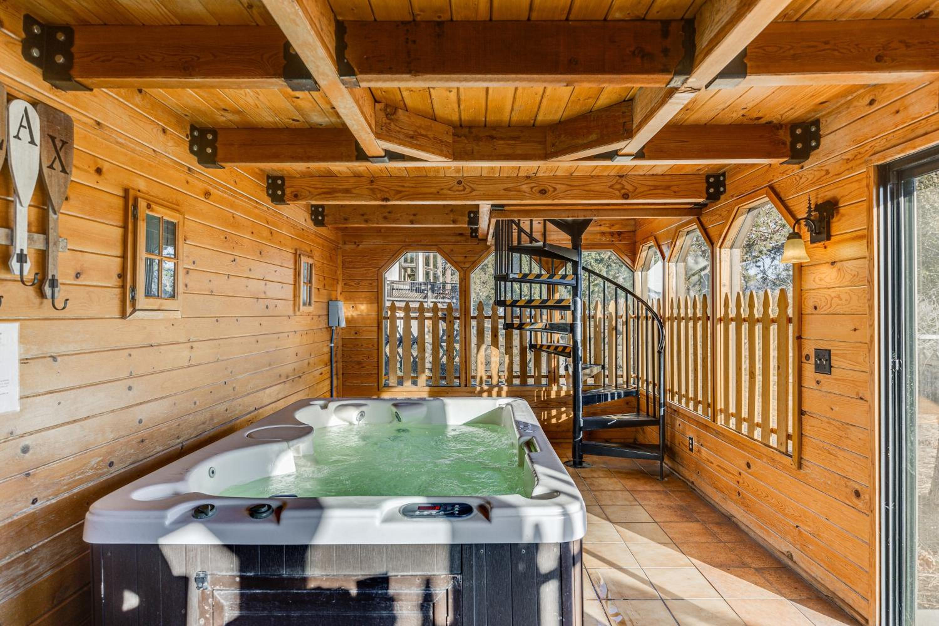 Viewtopia by AvantStay Lakefront Views Hot Tub