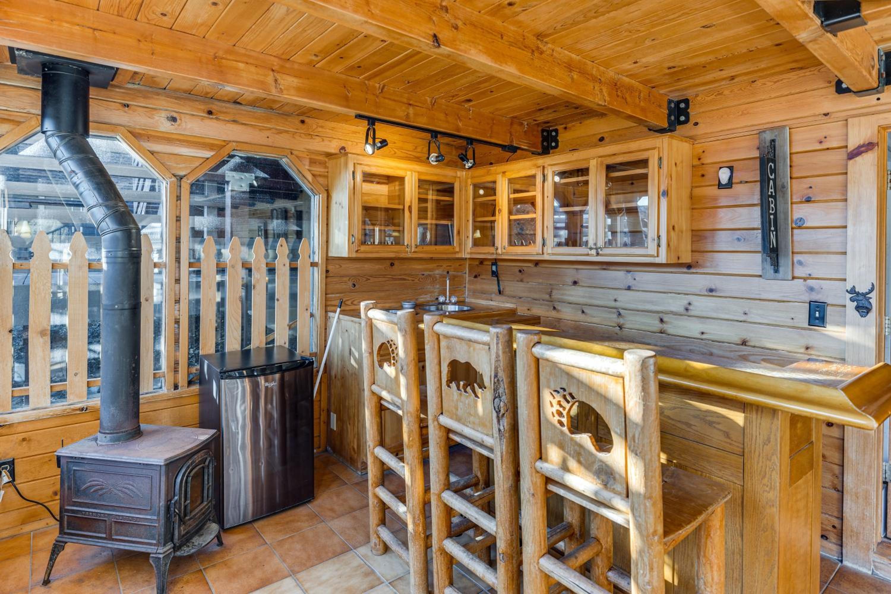 Viewtopia by AvantStay Lakefront Views Hot Tub