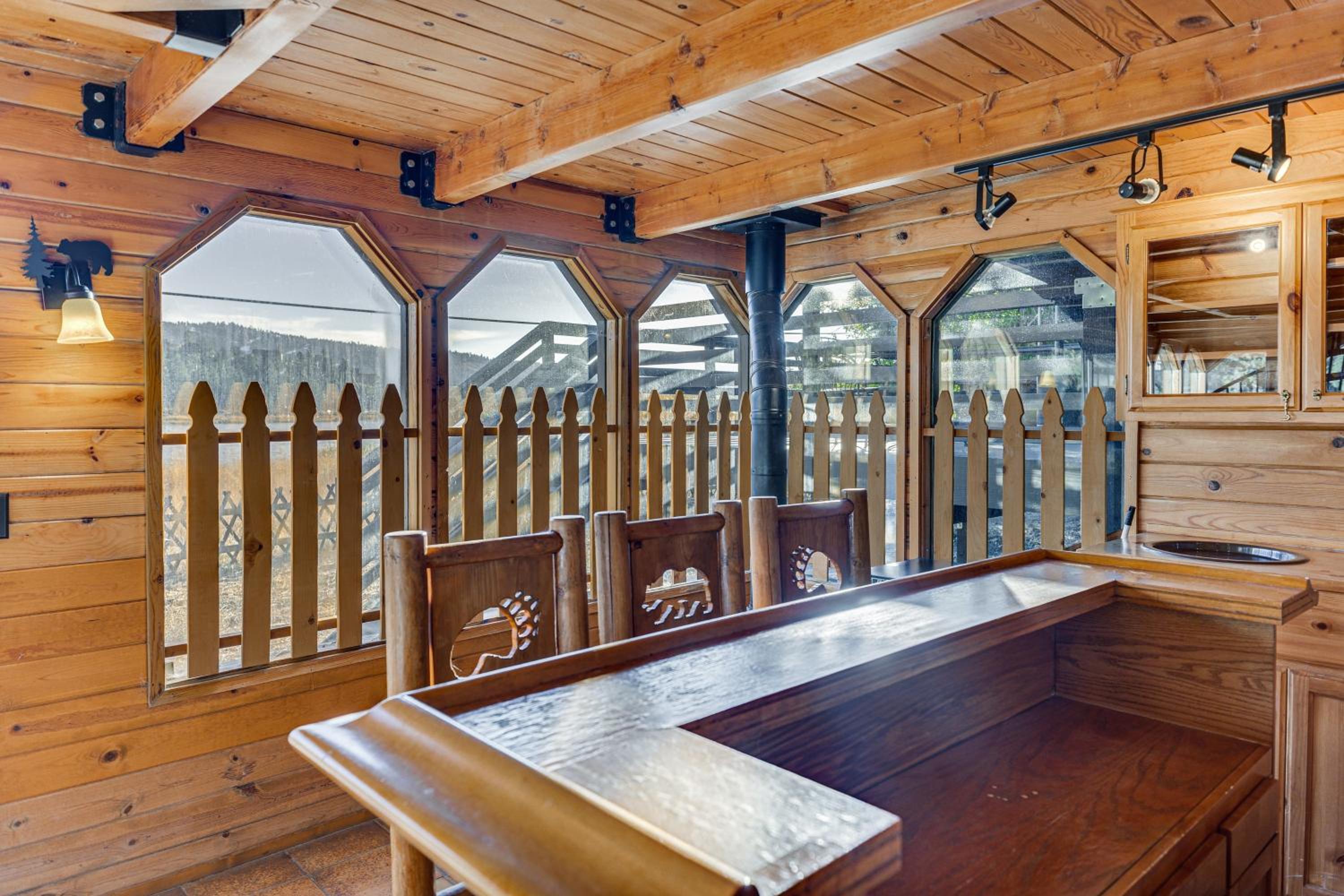 Viewtopia by AvantStay Lakefront Views Hot Tub