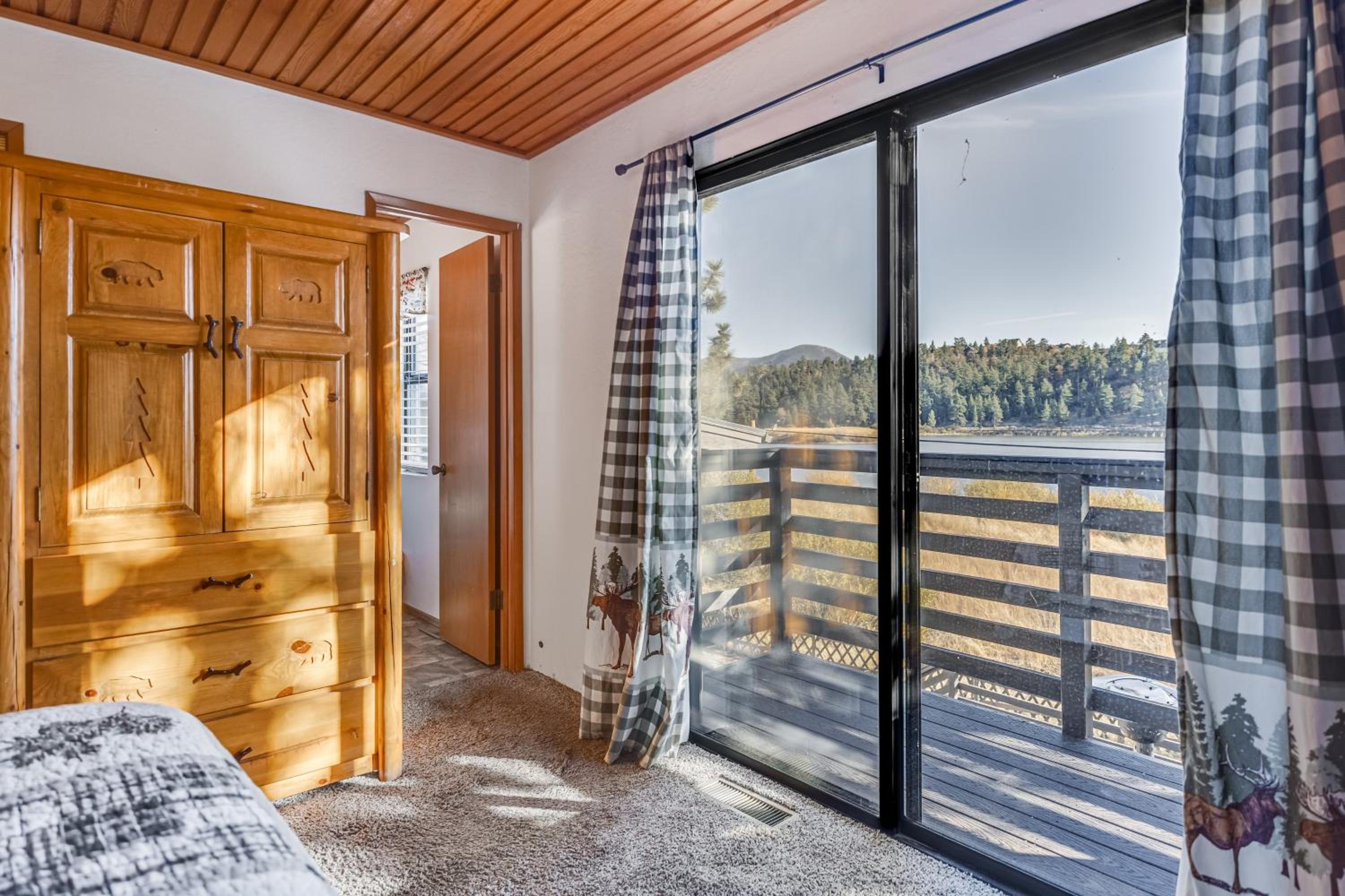 Viewtopia by AvantStay Lakefront Views Hot Tub