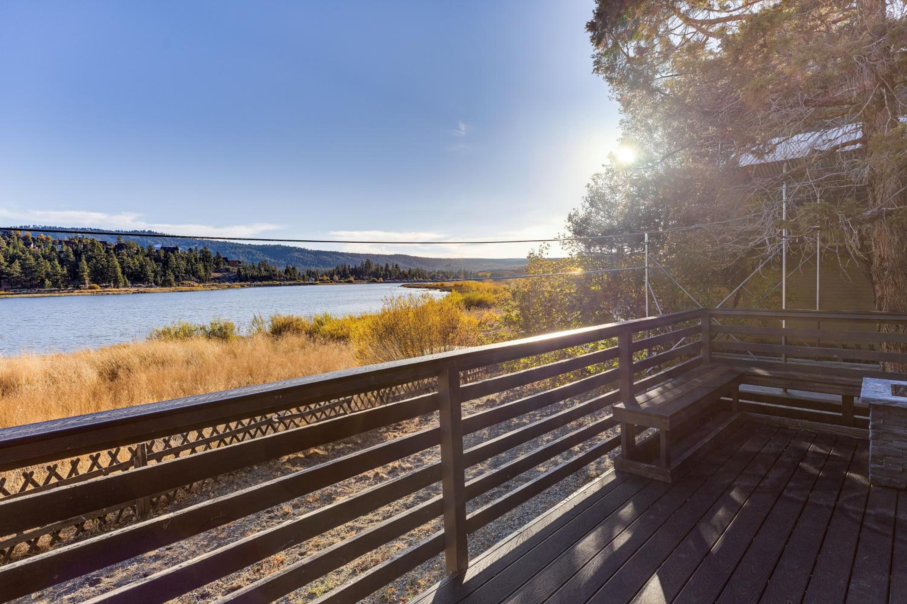 Viewtopia by AvantStay Lakefront Views Hot Tub