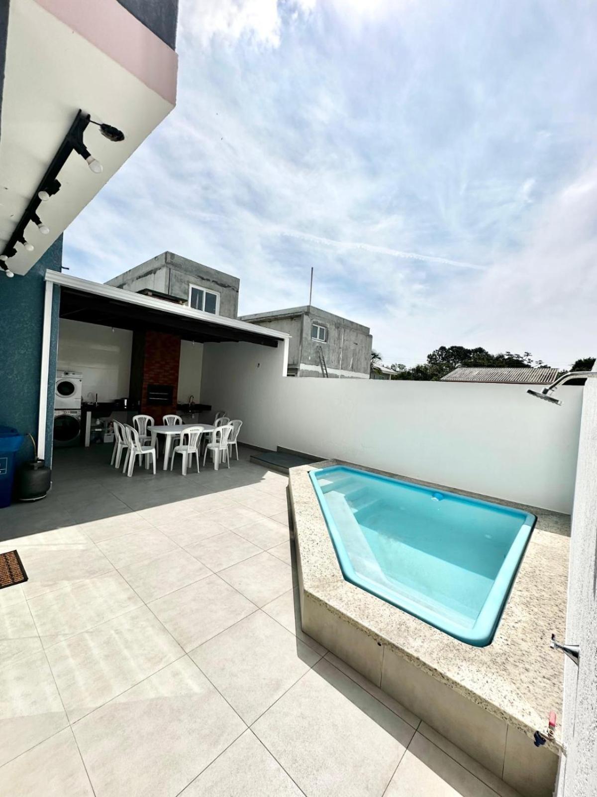 Casa Alto Padrão Com Piscina - Canasvieiras