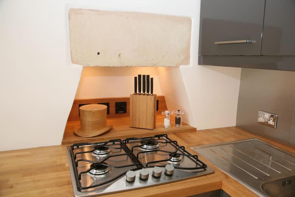 Jack's Place - Central 2 bedroom apartment view 5