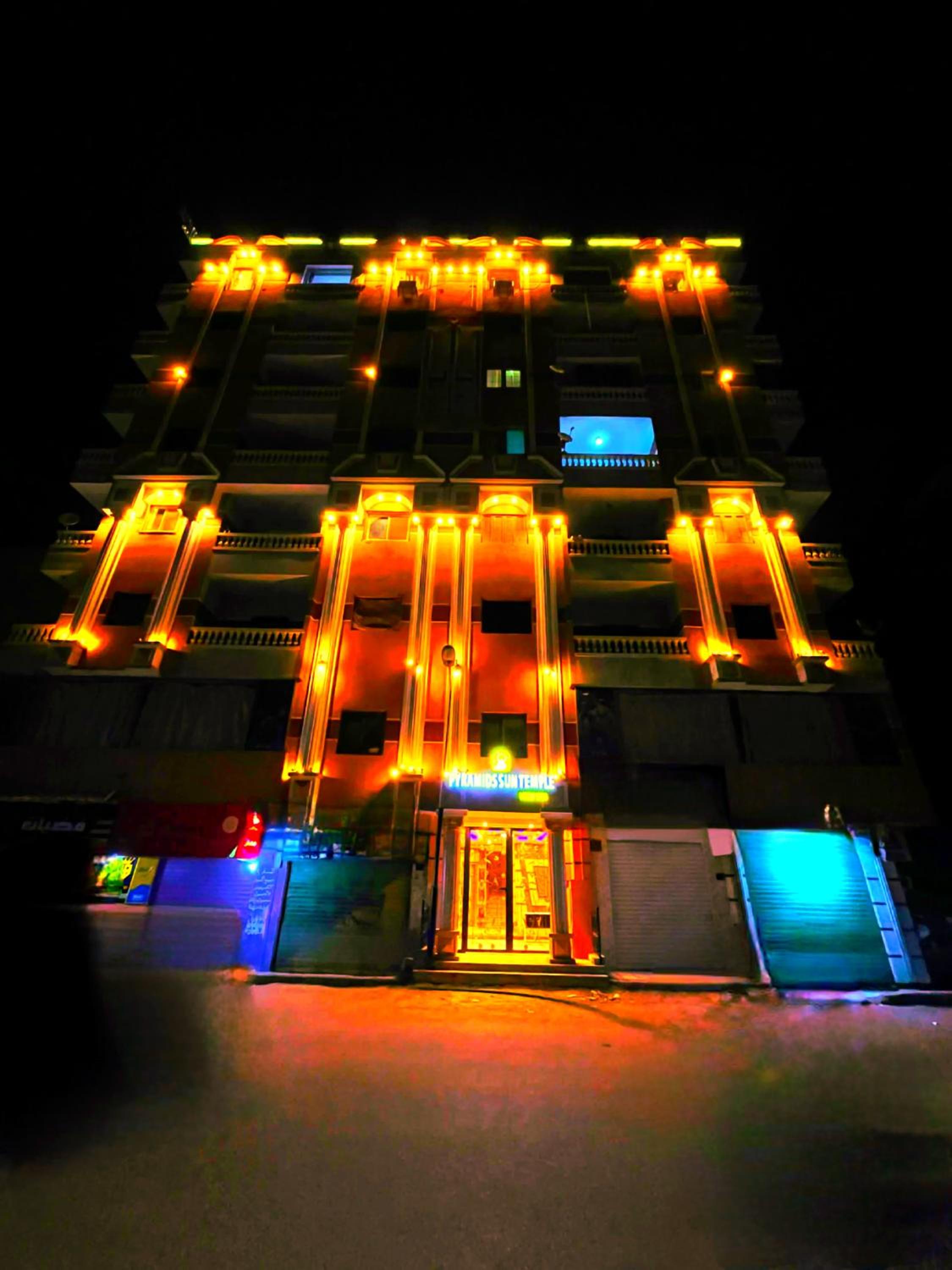PyramidS GoLDeN TempLE HoTeL