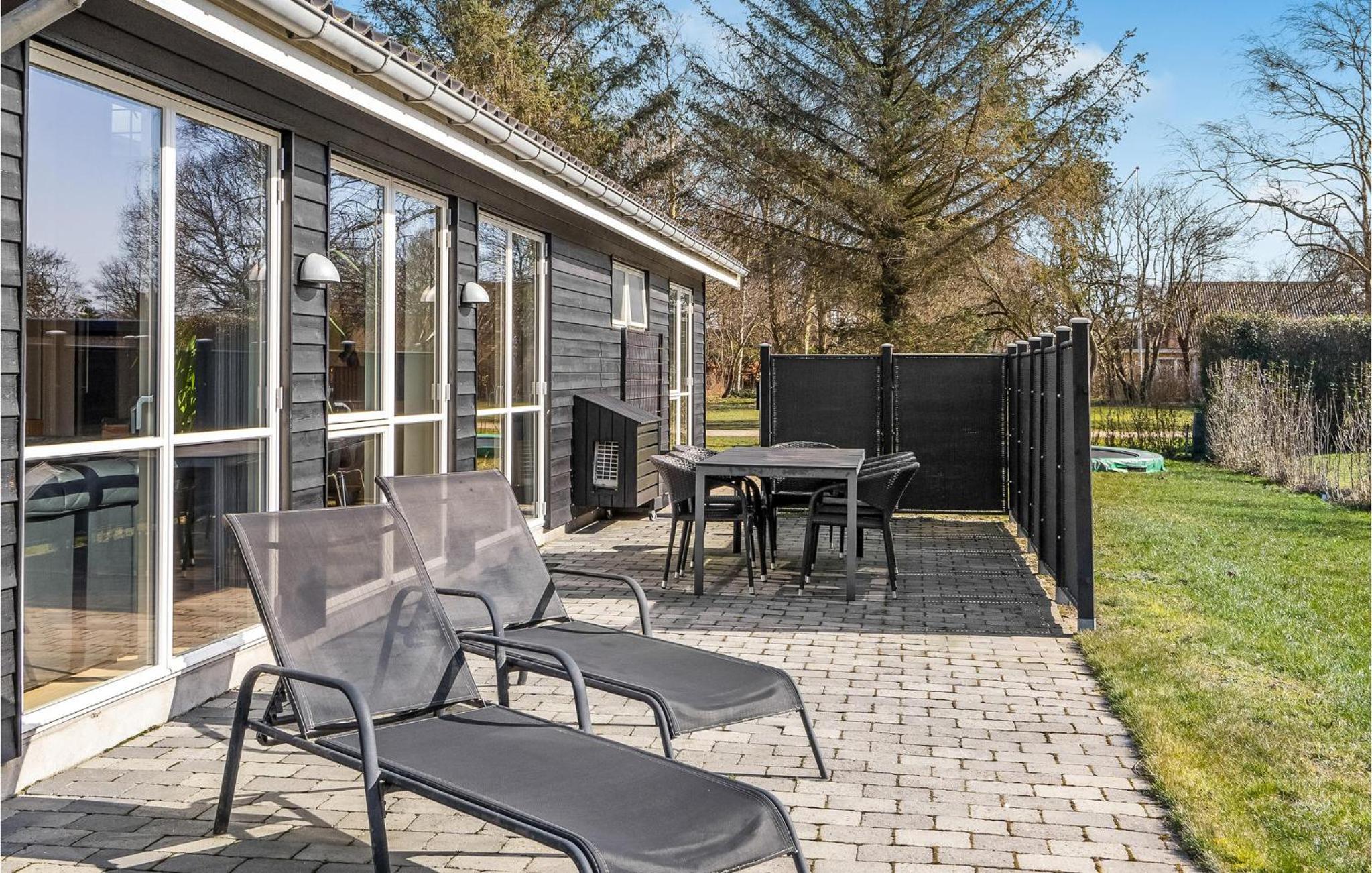 Nice Home In Juelsminde With Wifi