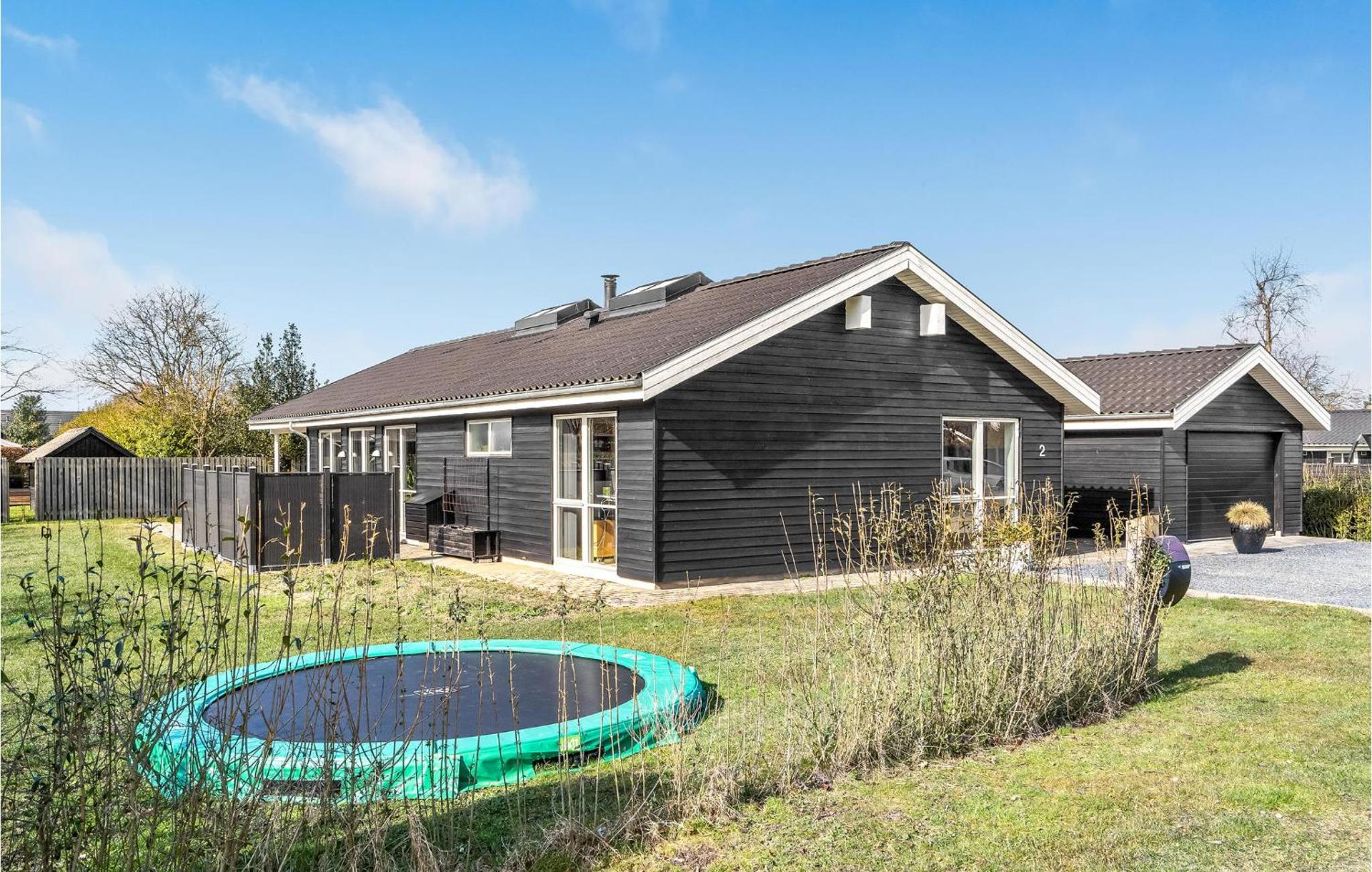 Nice Home In Juelsminde With Wifi