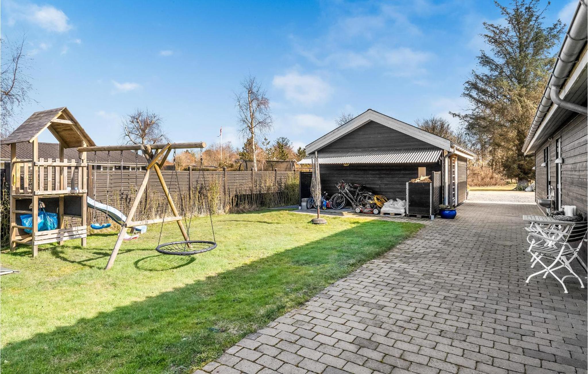 Nice Home In Juelsminde With Wifi