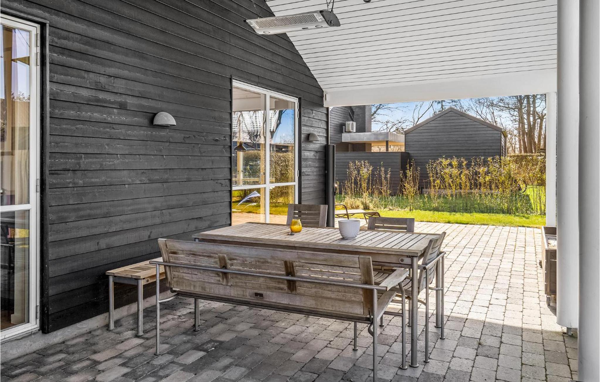 Nice Home In Juelsminde With Wifi
