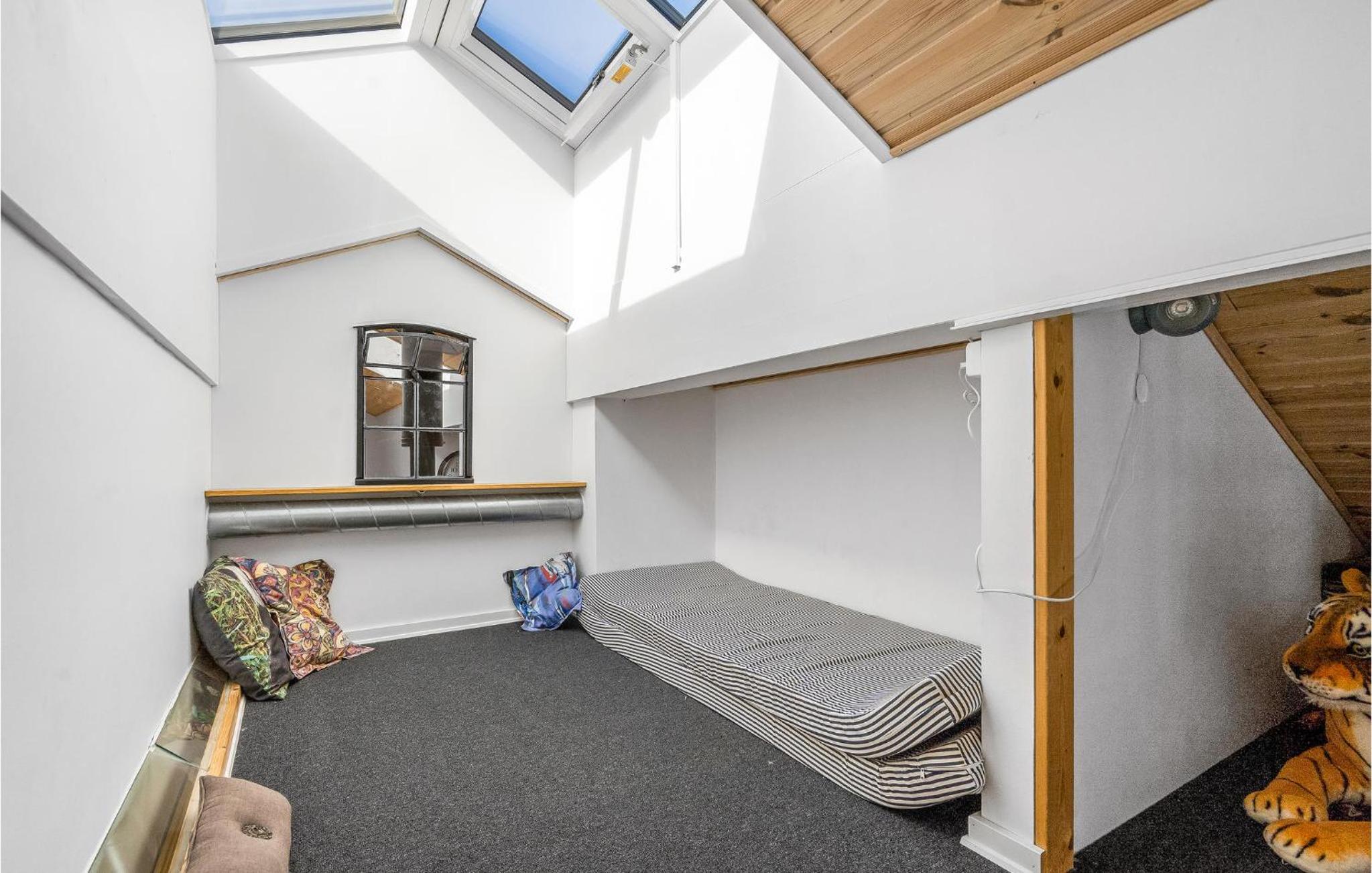 Nice Home In Juelsminde With Wifi