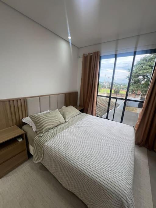 Sobrado confortavel e central