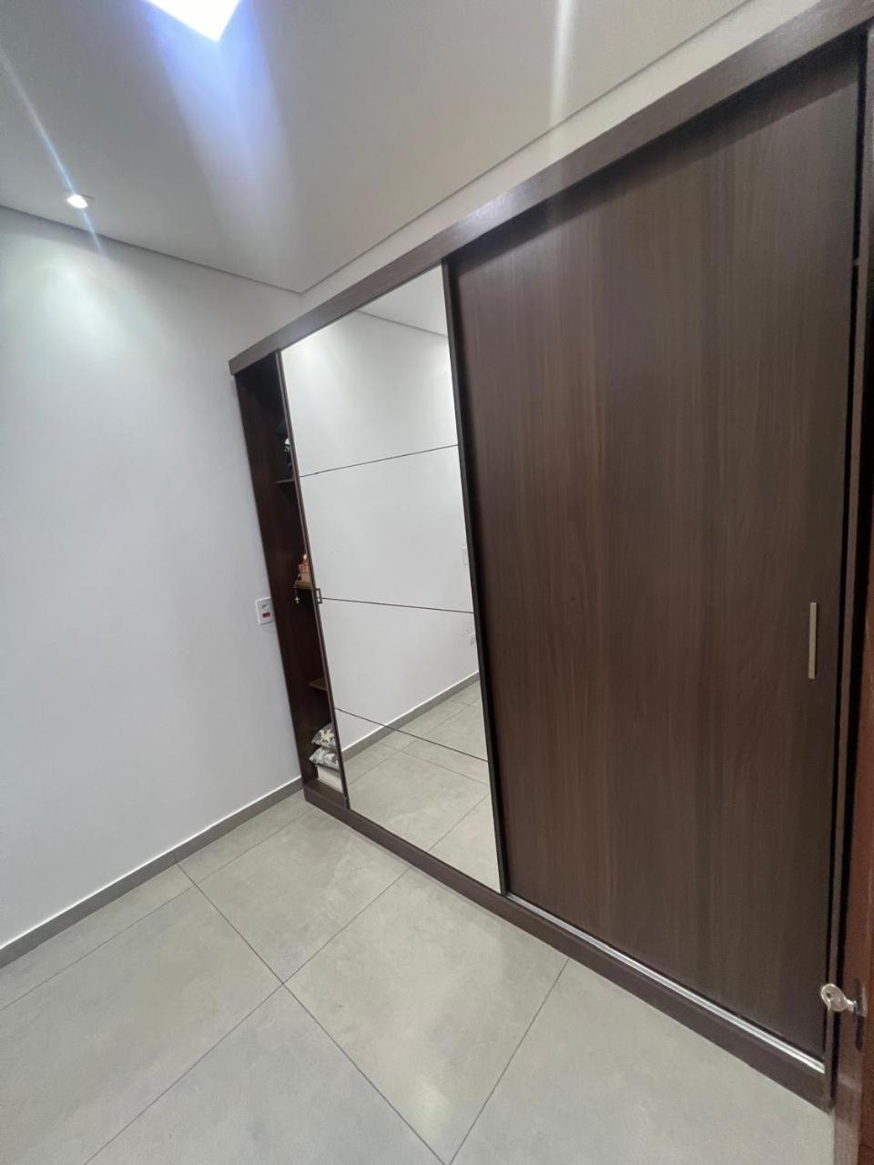 Sobrado confortavel e central