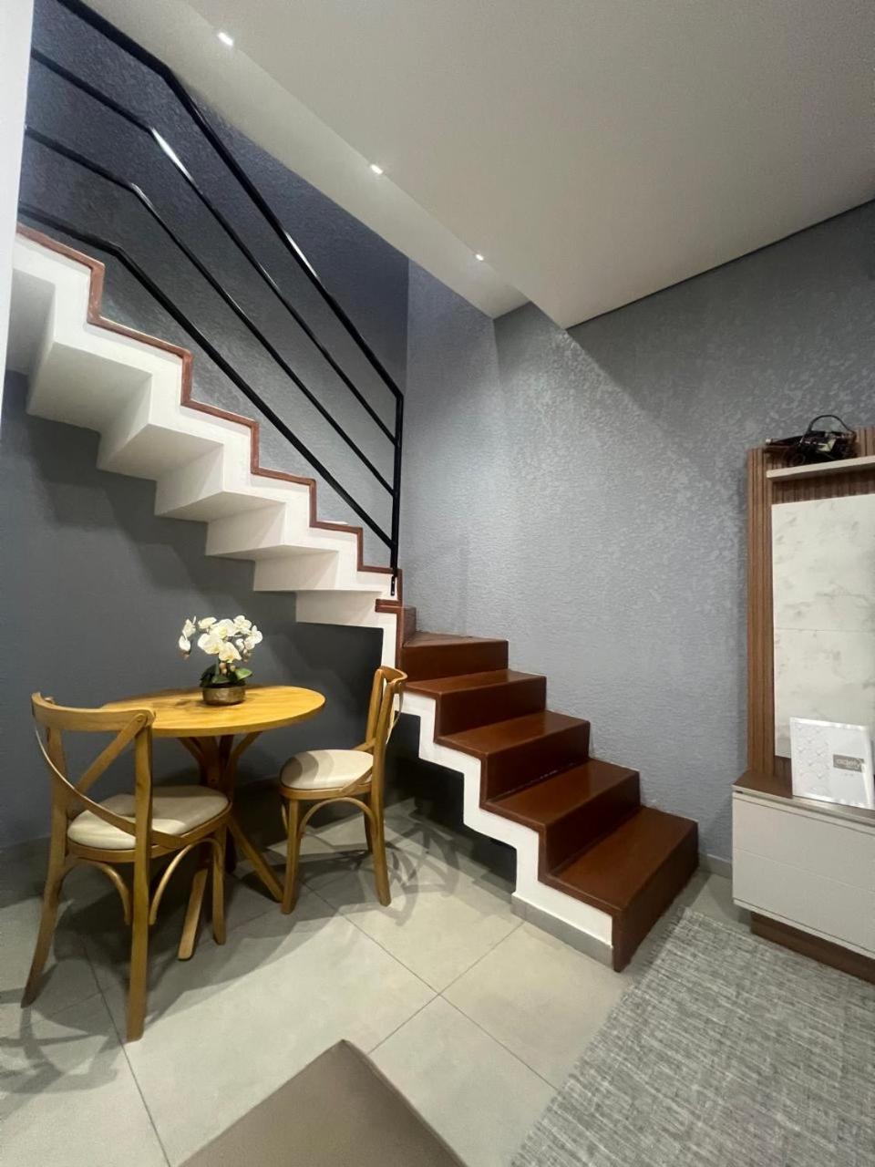 Sobrado confortavel e central