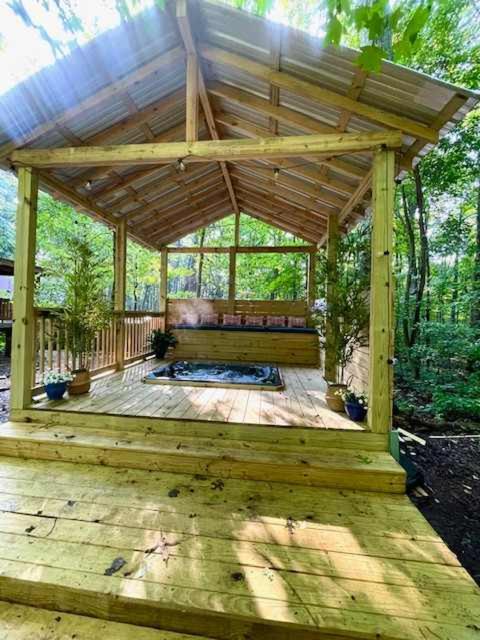 Falcon's Lodge an Appalachian Home 5 Magical Acres view 2
