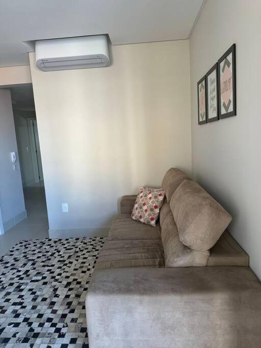 Apartamento Moderno, Charmoso e Pertinho do Mar em Bombas