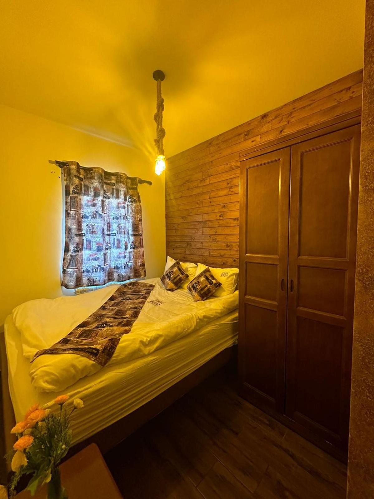 Rokwood faraya